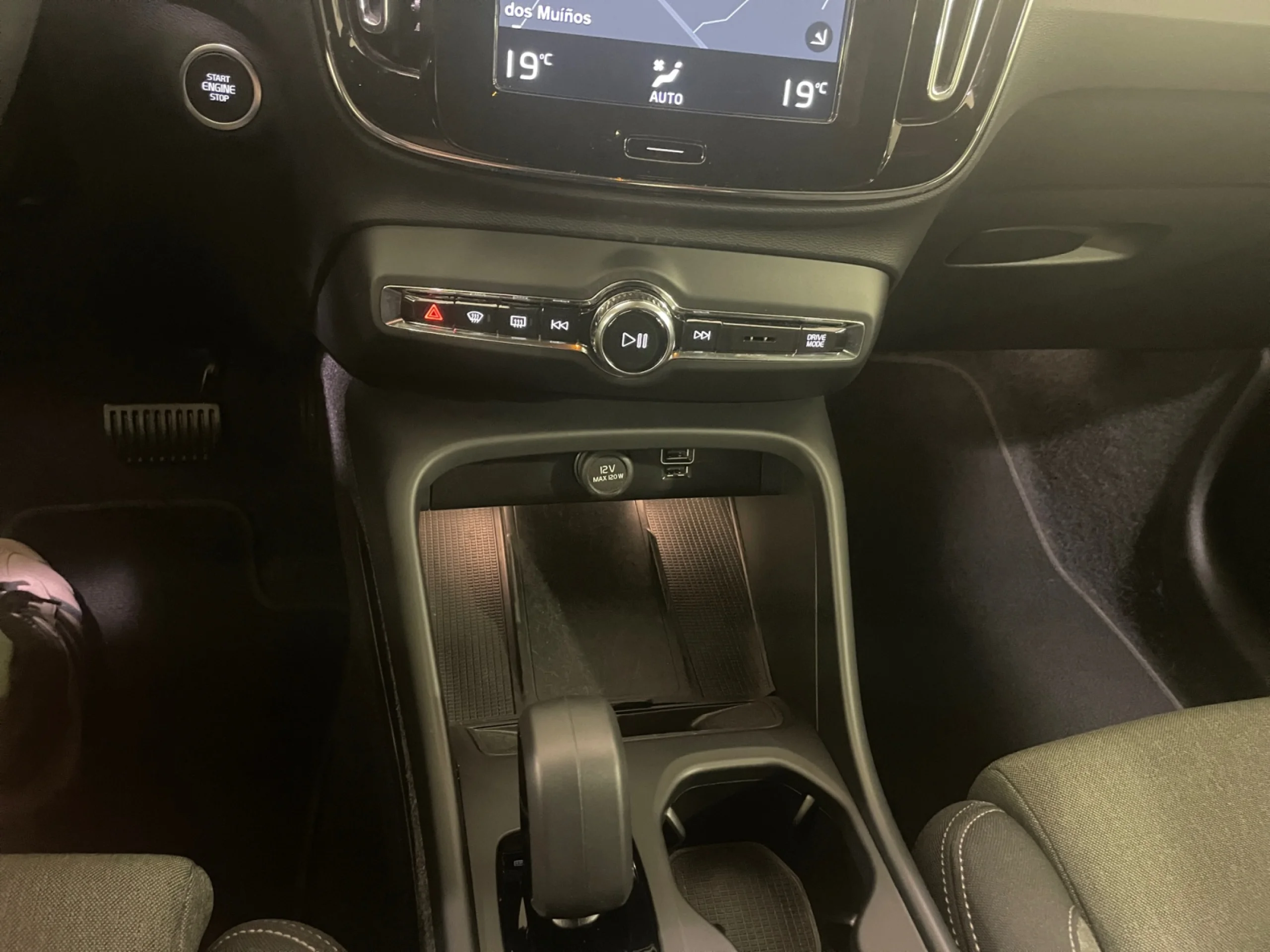 VOLVO XC40 1.5 T2 CORE AUTO - Foto 11