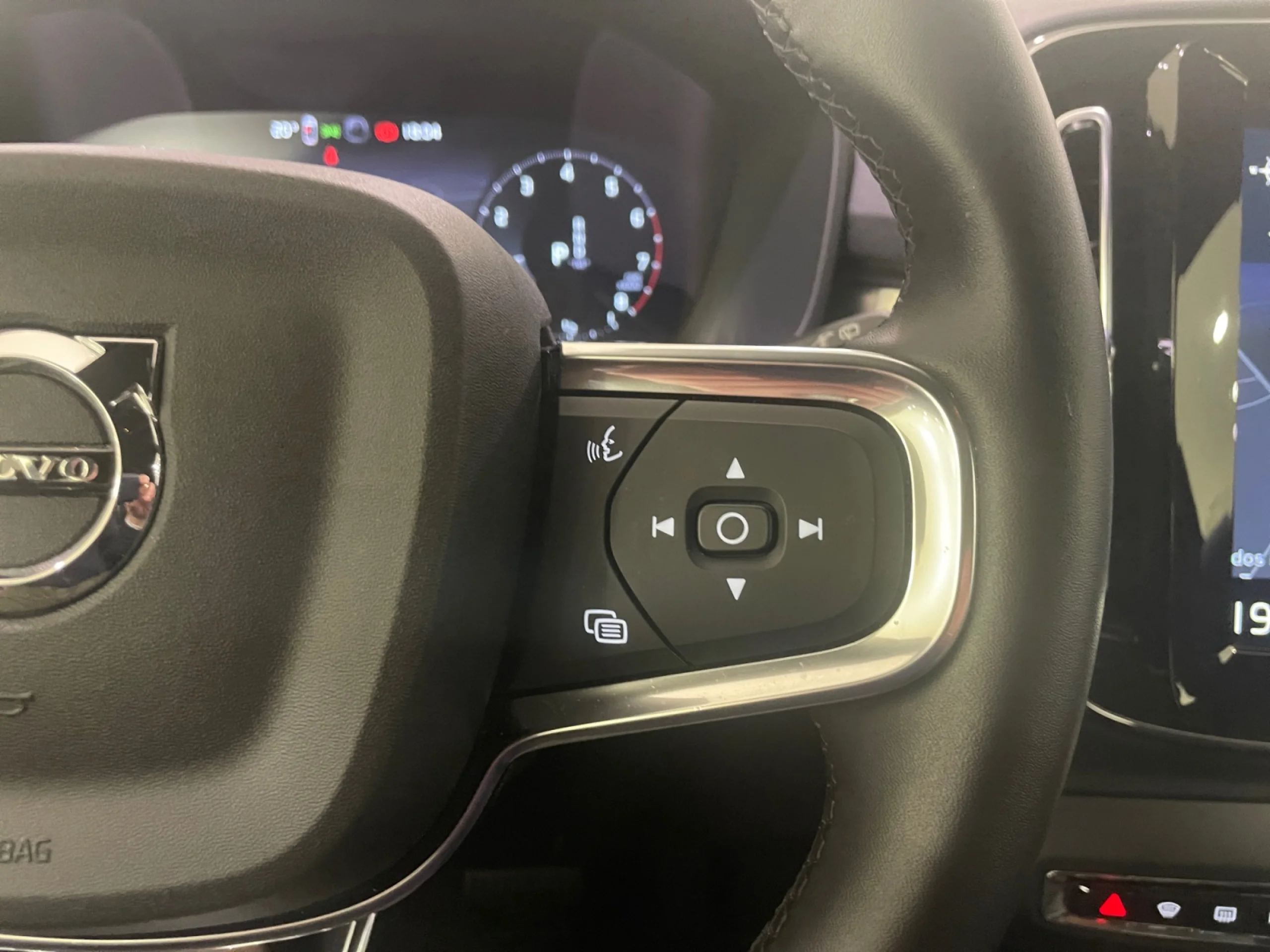 VOLVO XC40 1.5 T2 CORE AUTO - Foto 13