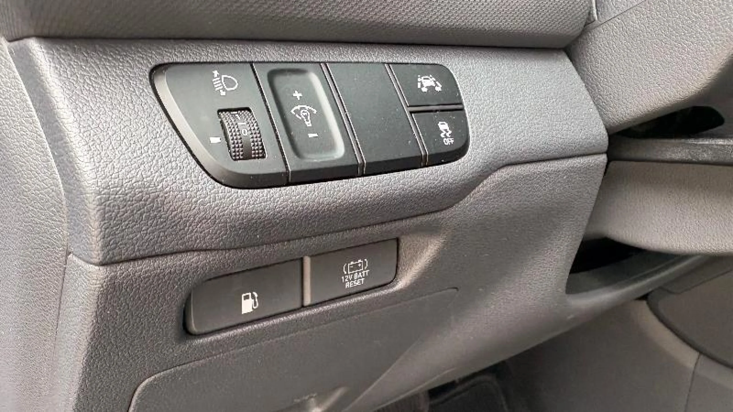 HYUNDAI IONIQ 1.6 GDI HEV KLASS DT - Foto 17