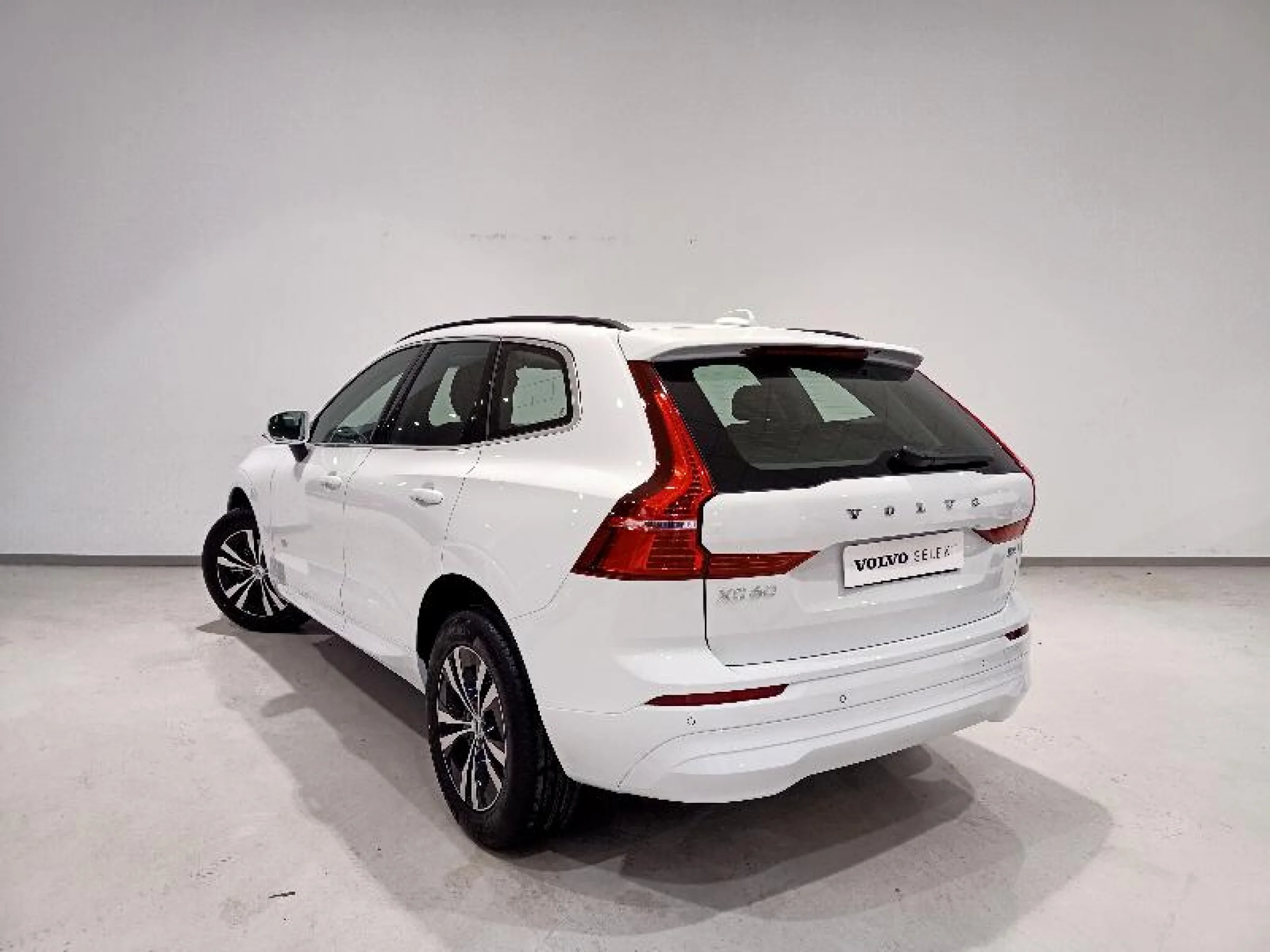VOLVO XC60 2.0 B4 D MOMENTUM PRO AUTO - Foto 2