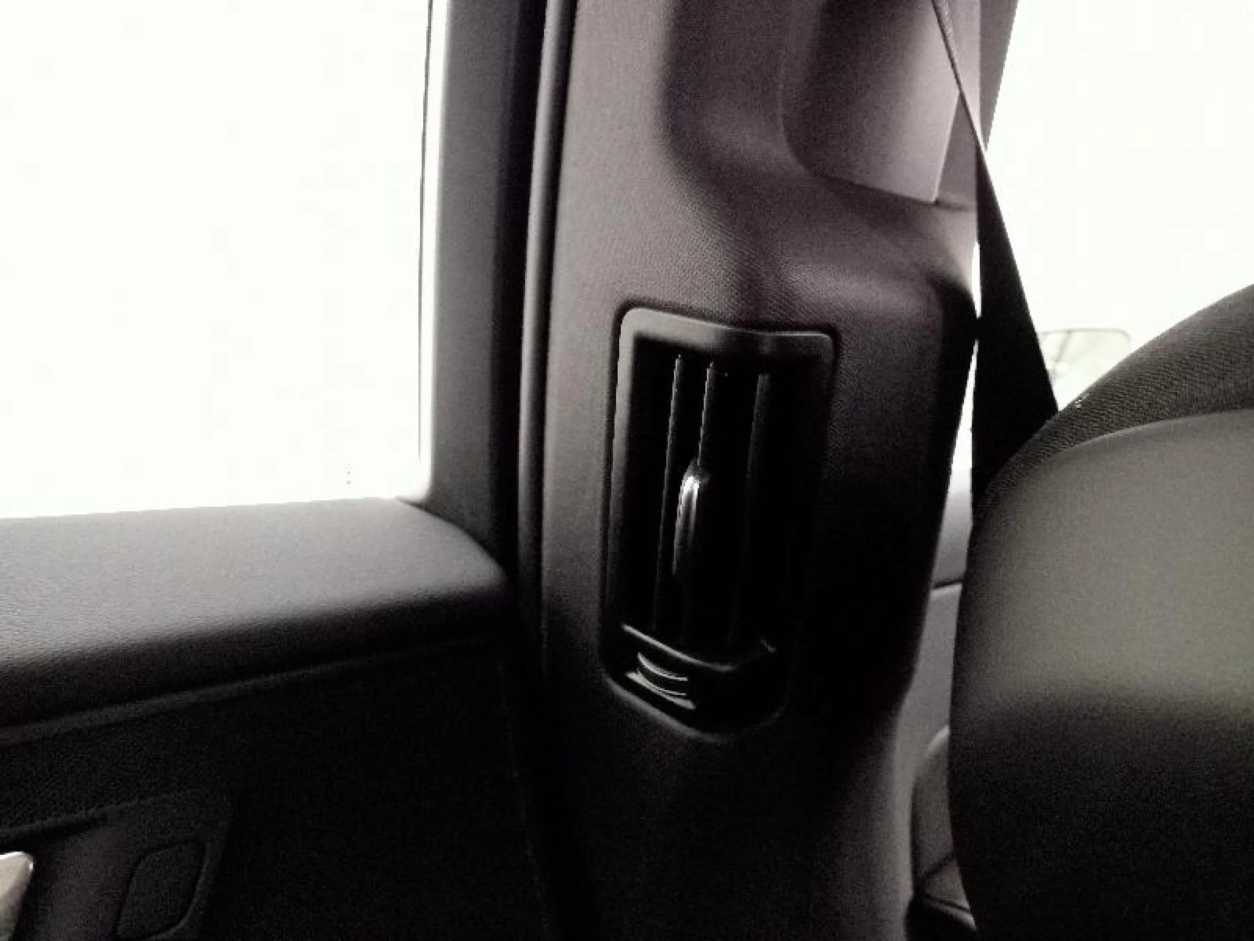 VOLVO XC60 2.0 B4 D MOMENTUM PRO AUTO - Foto 20