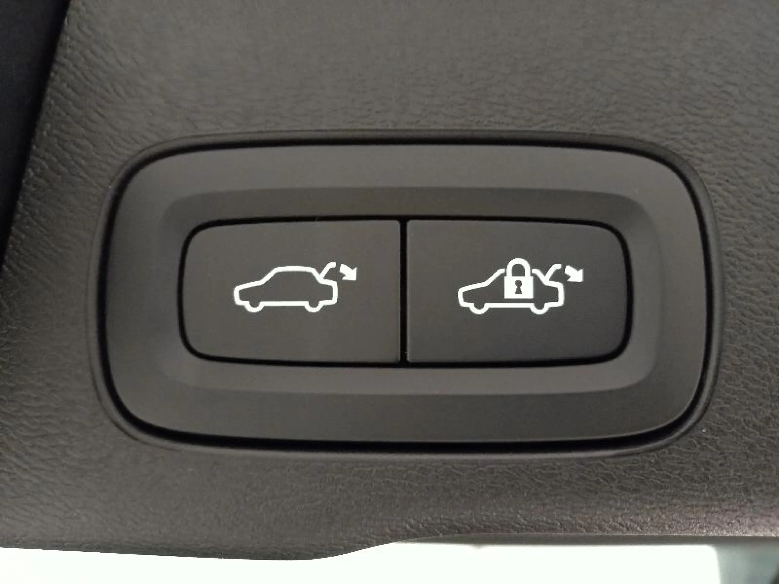 VOLVO XC60 2.0 B4 D MOMENTUM PRO AUTO - Foto 21