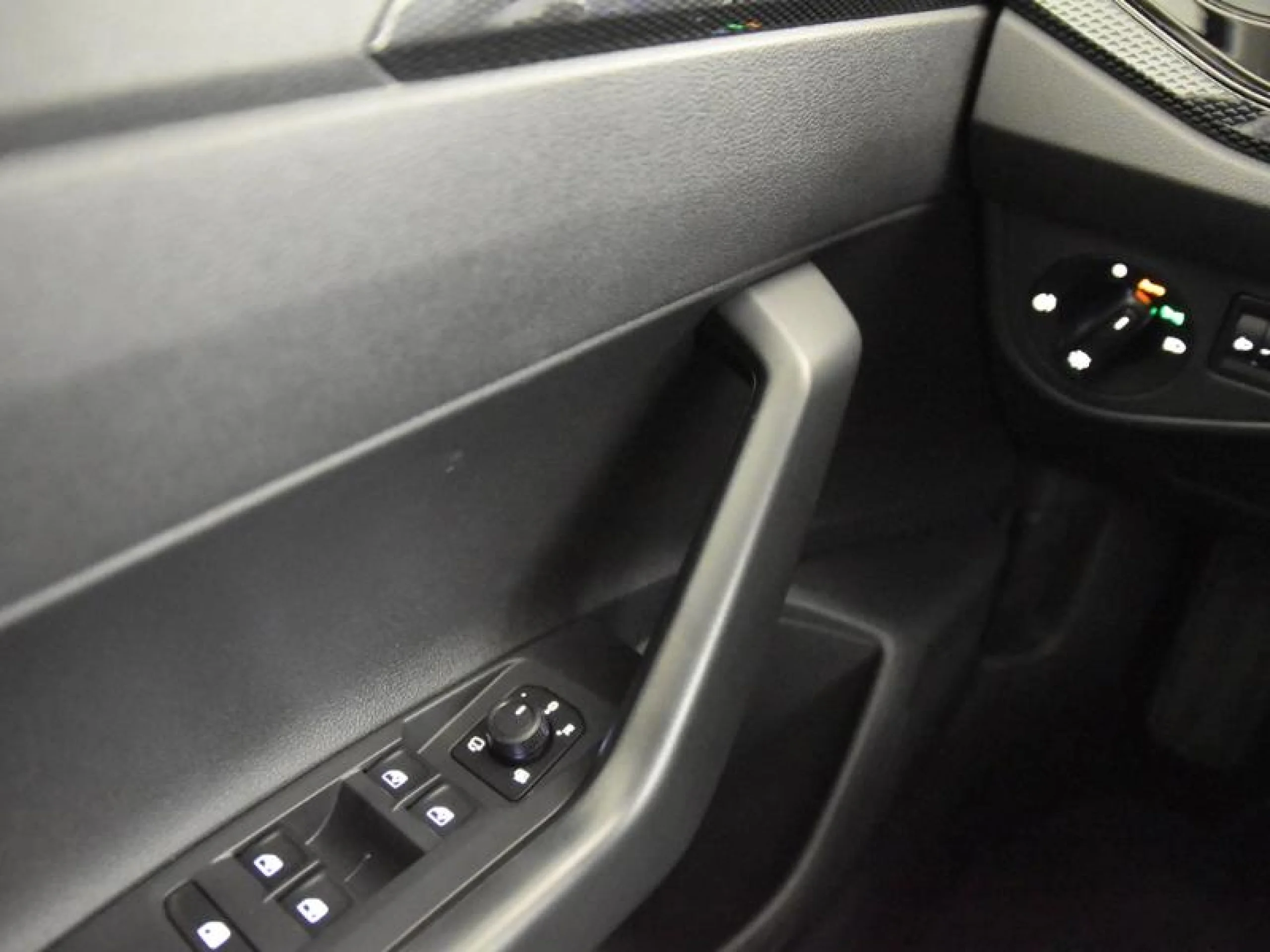 VOLKSWAGEN POLO POLO MÁS 1.0 TSI 70 KW (95 CV)  5 VEL. - Foto 15