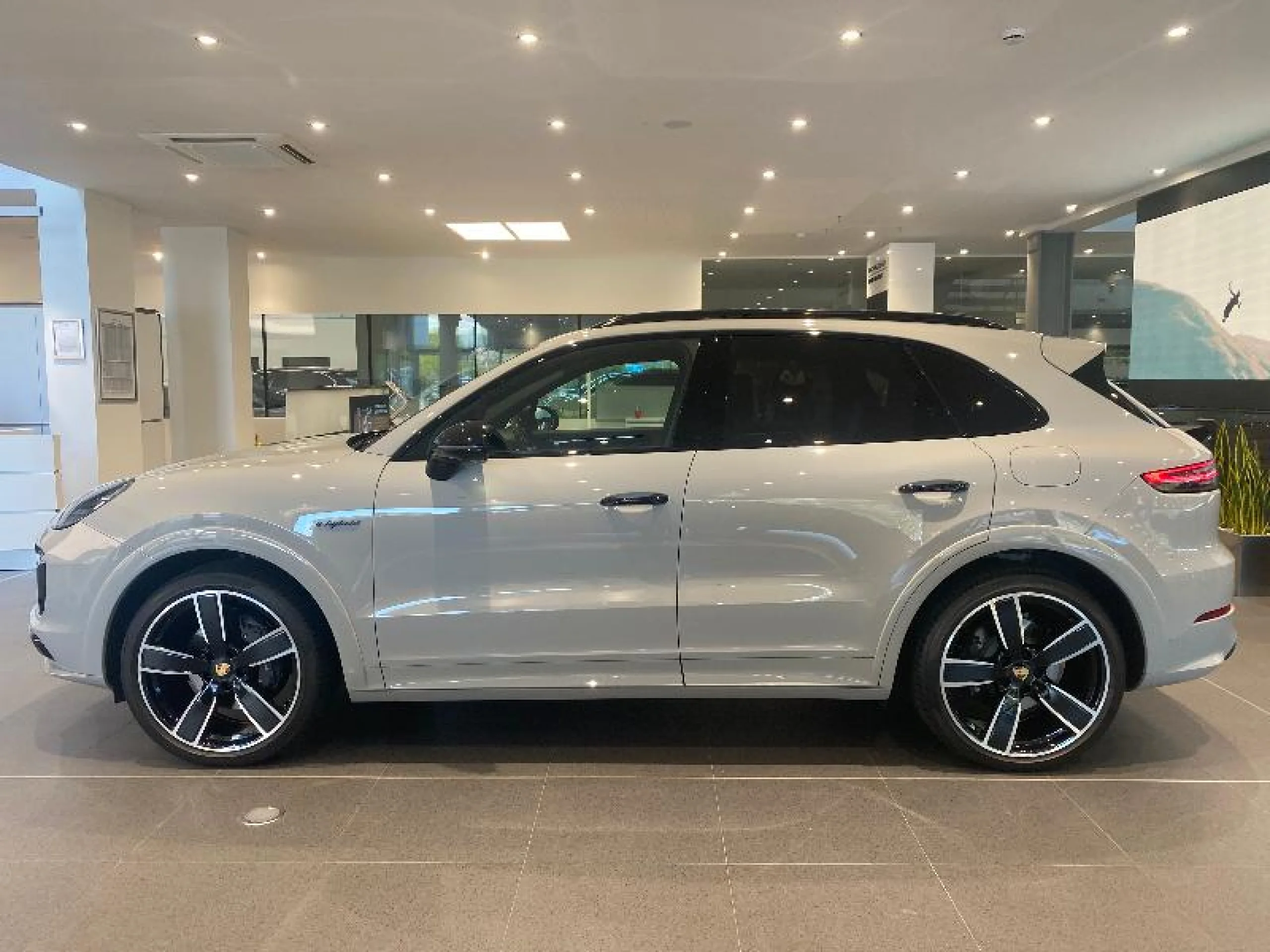 PORSCHE CAYENNE E HYBRID PLATINUM EDITION - Foto 2