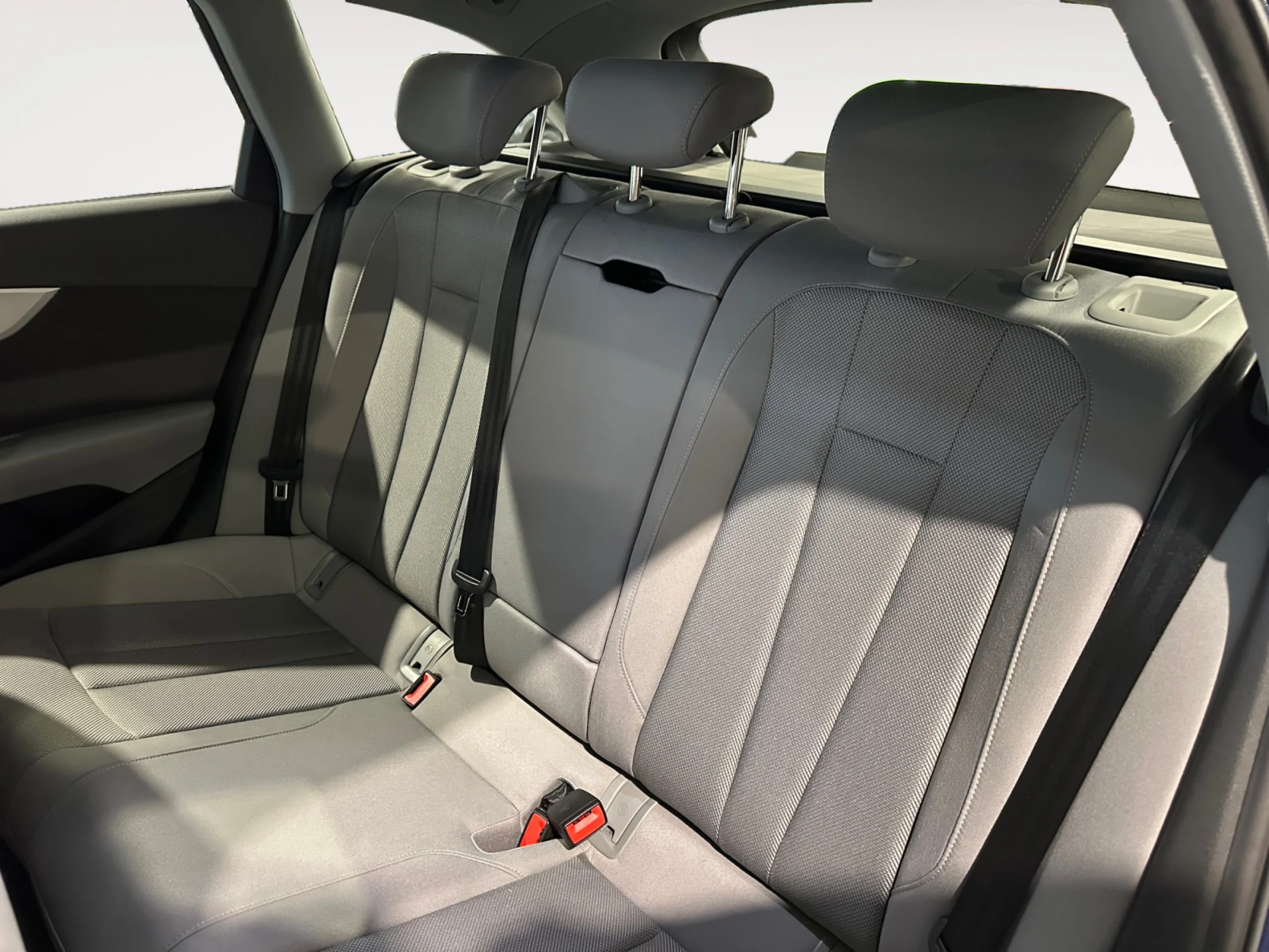 AUDI A4 AVANT ADVANCED 35 TDI 120KW S TRONIC - Foto 6