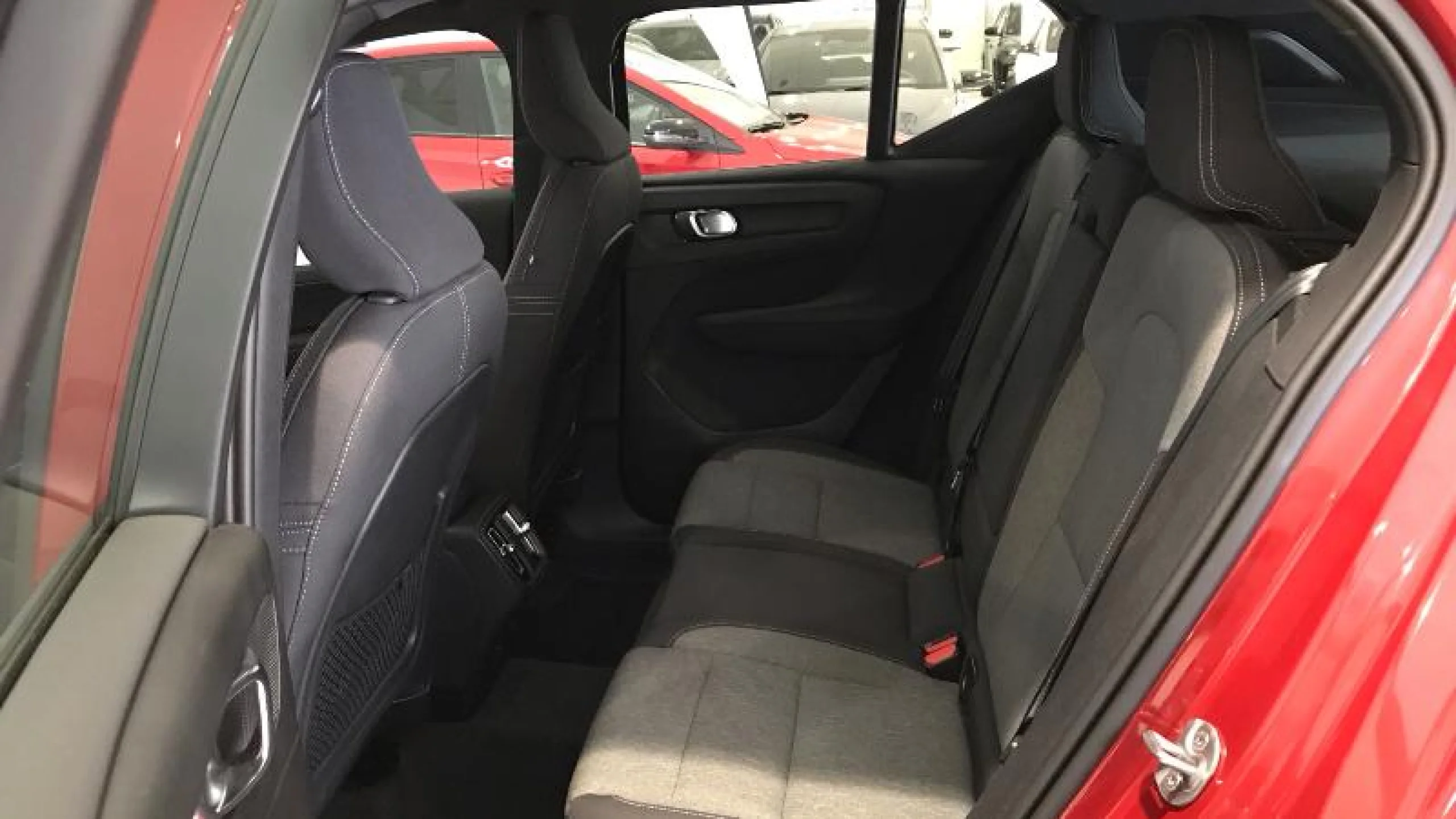 VOLVO XC40 2.0 B3 G CORE AUTO - Foto 10