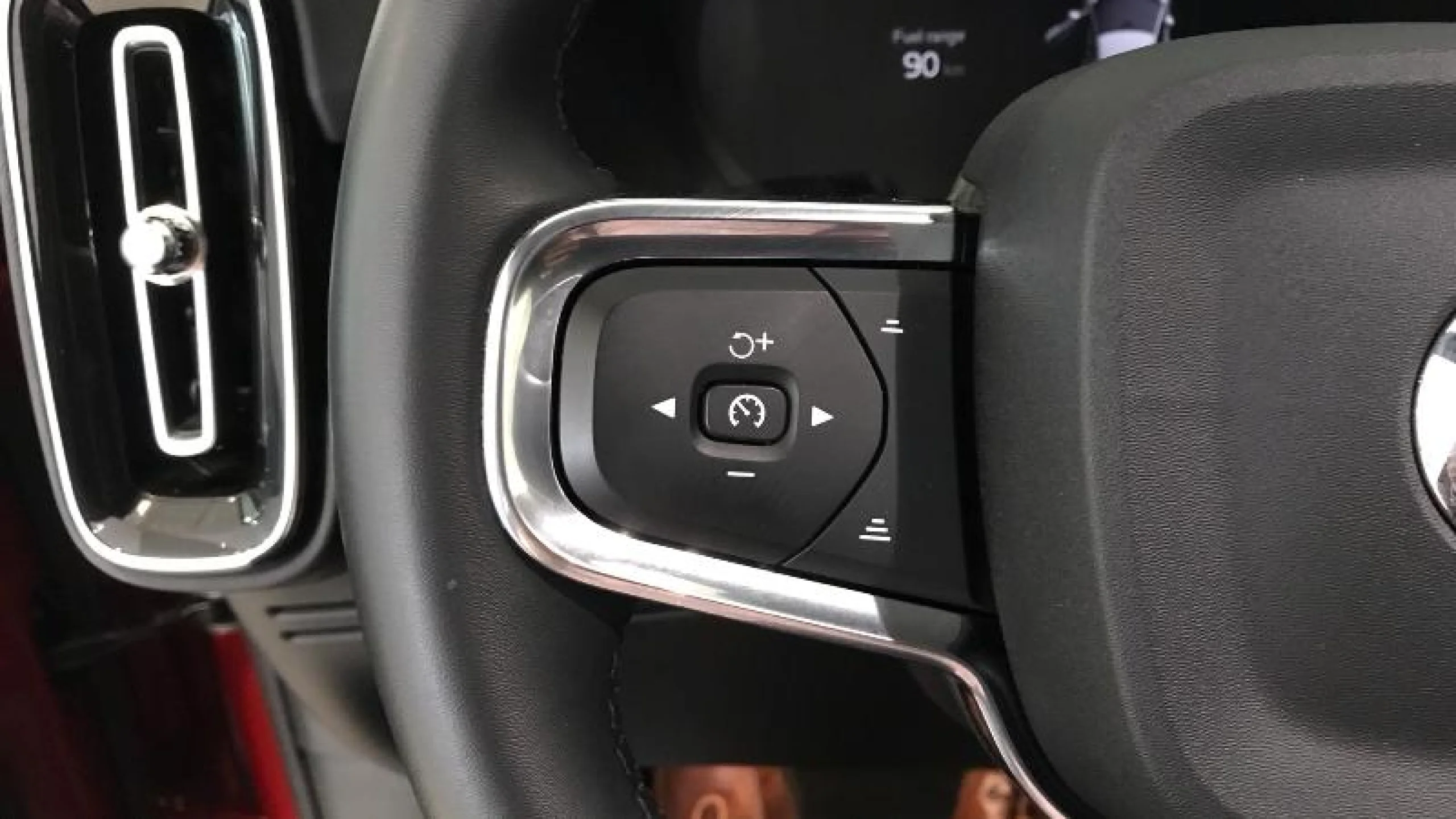 VOLVO XC40 2.0 B3 G CORE AUTO - Foto 17