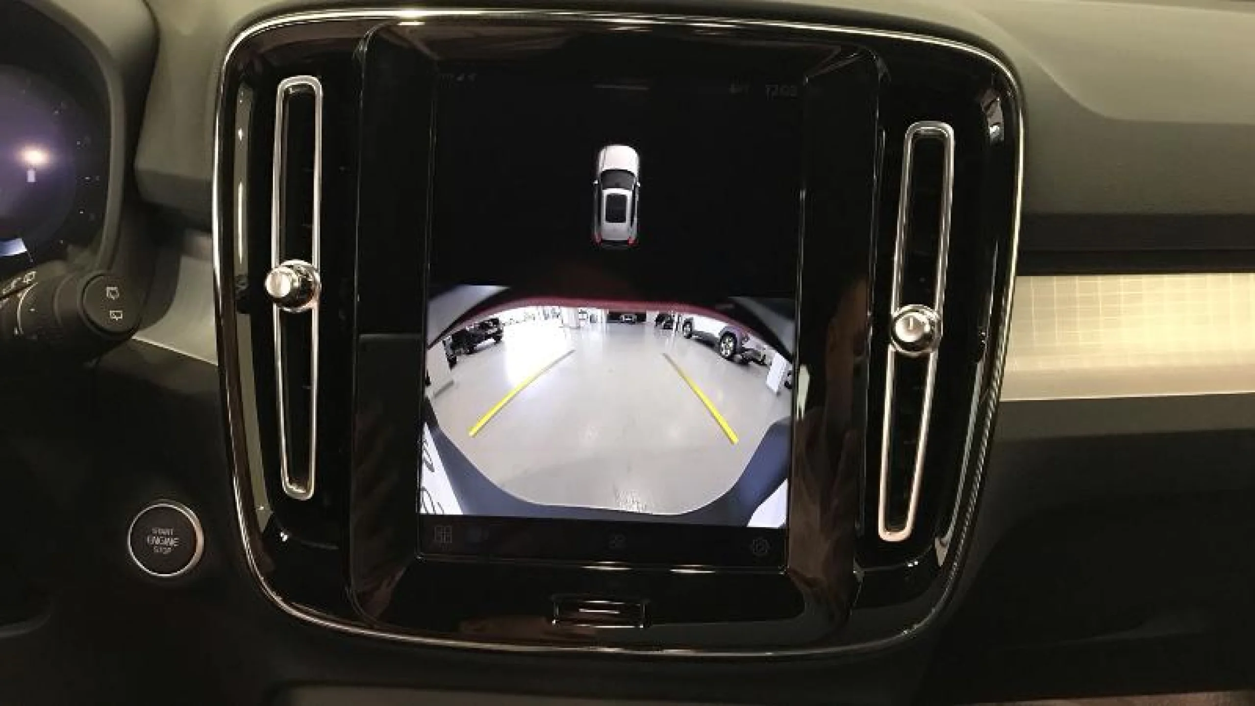 VOLVO XC40 2.0 B3 G CORE AUTO - Foto 18