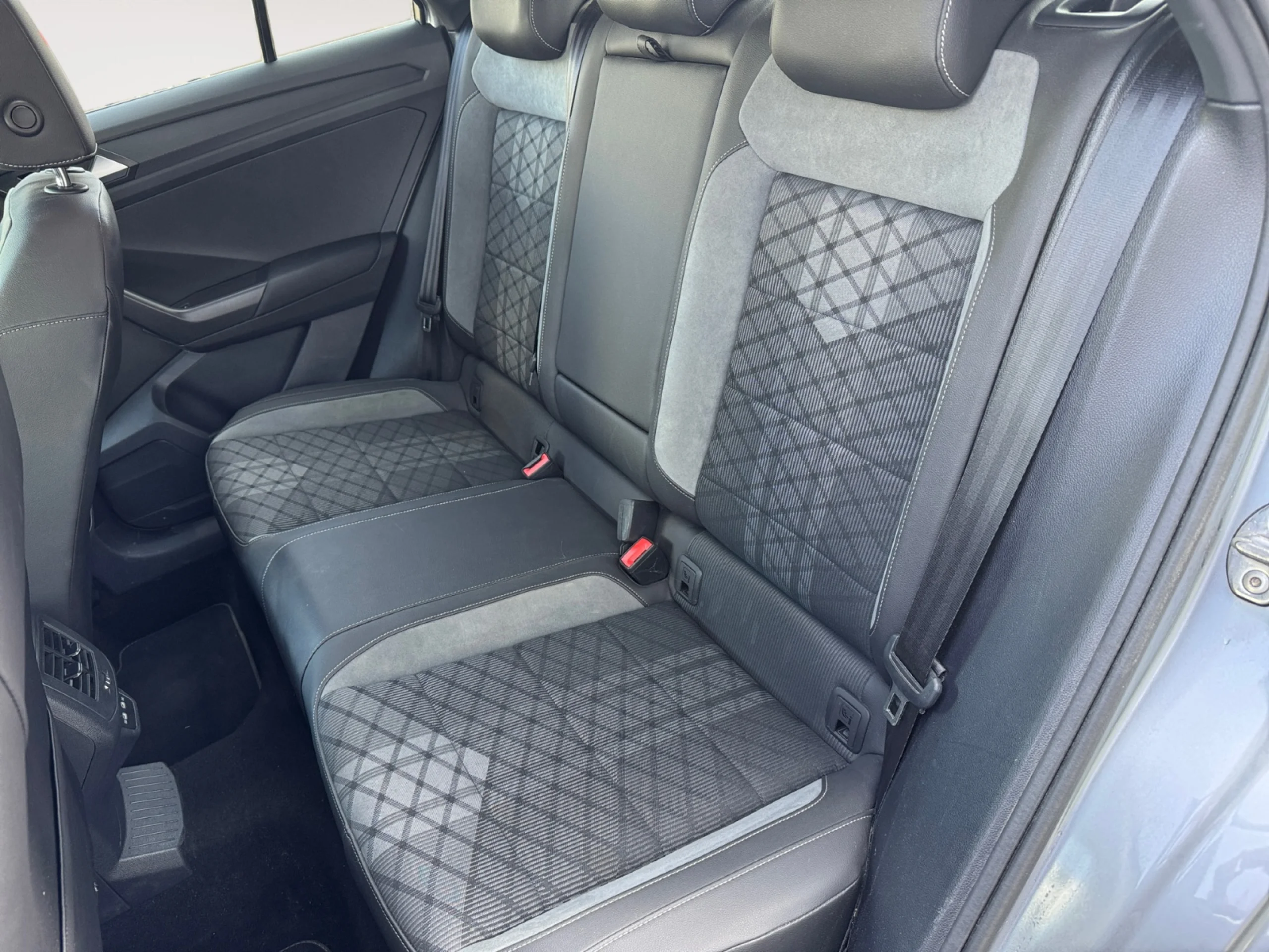 VOLKSWAGEN T ROC R LINE 1.5 TSI 110KW (150CV) DSG - Foto 6