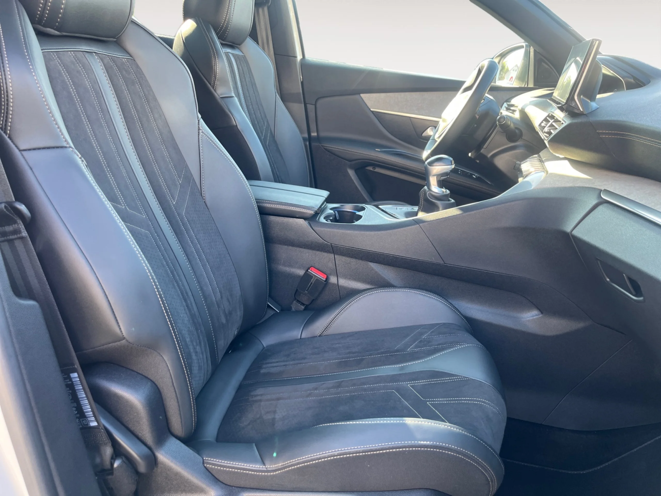 PEUGEOT 3008 1.2 PURETECH 96KW (130CV) S&S GT - Foto 5