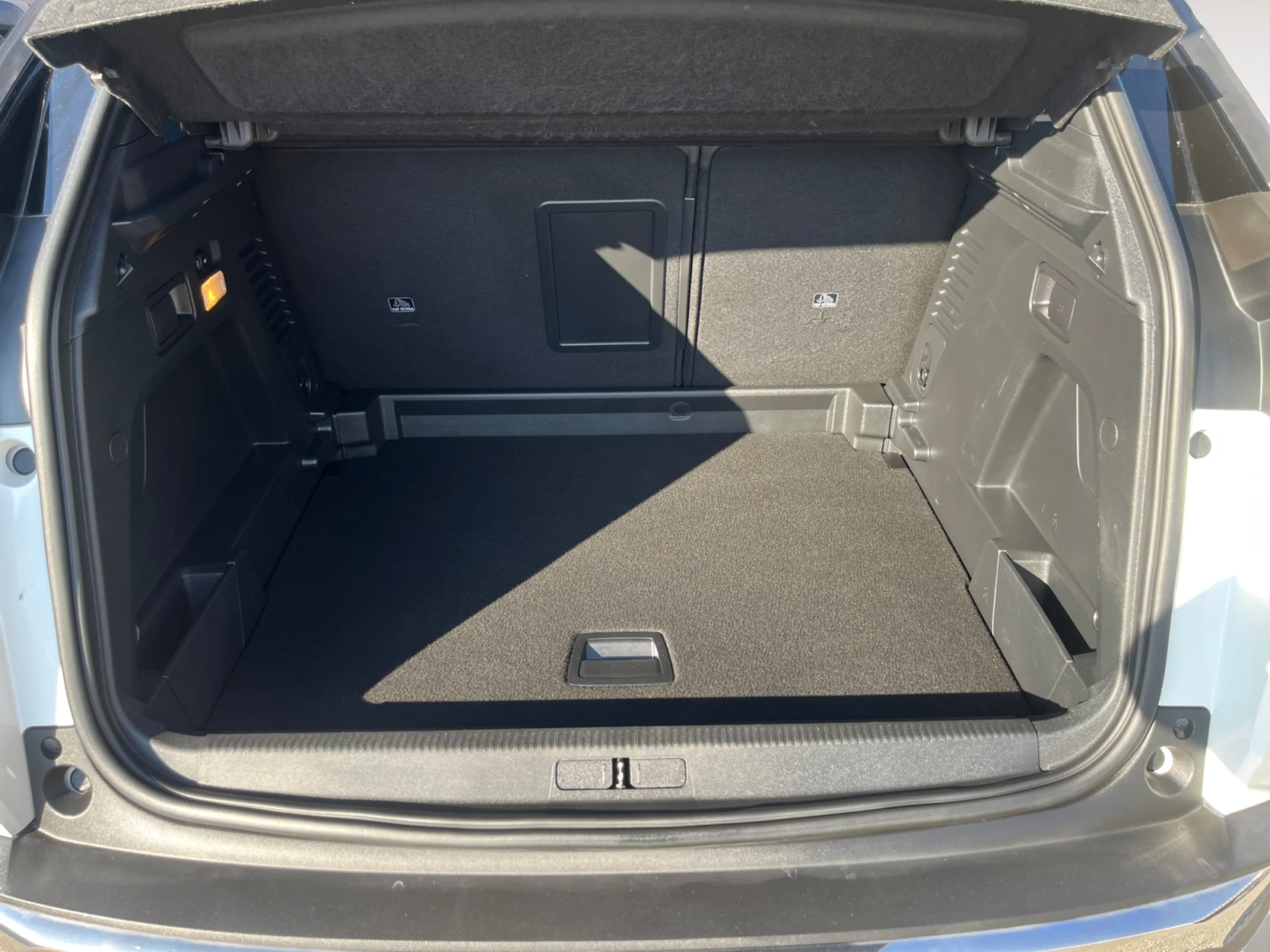 PEUGEOT 3008 1.2 PURETECH 96KW (130CV) S&S GT - Foto 8