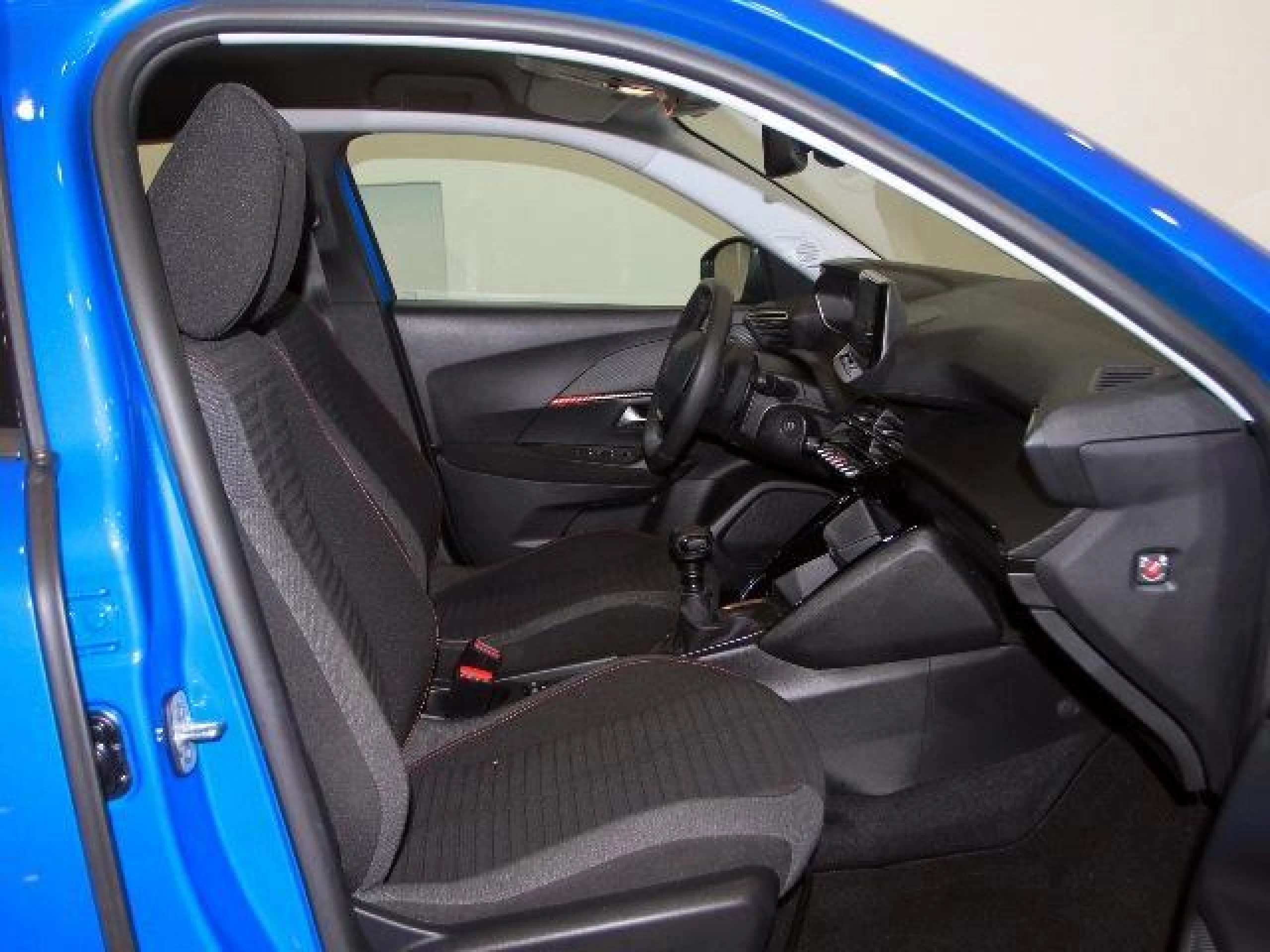 PEUGEOT 2008 ALLURE PACK PURETECH 130 S&S BVM6 - Foto 2