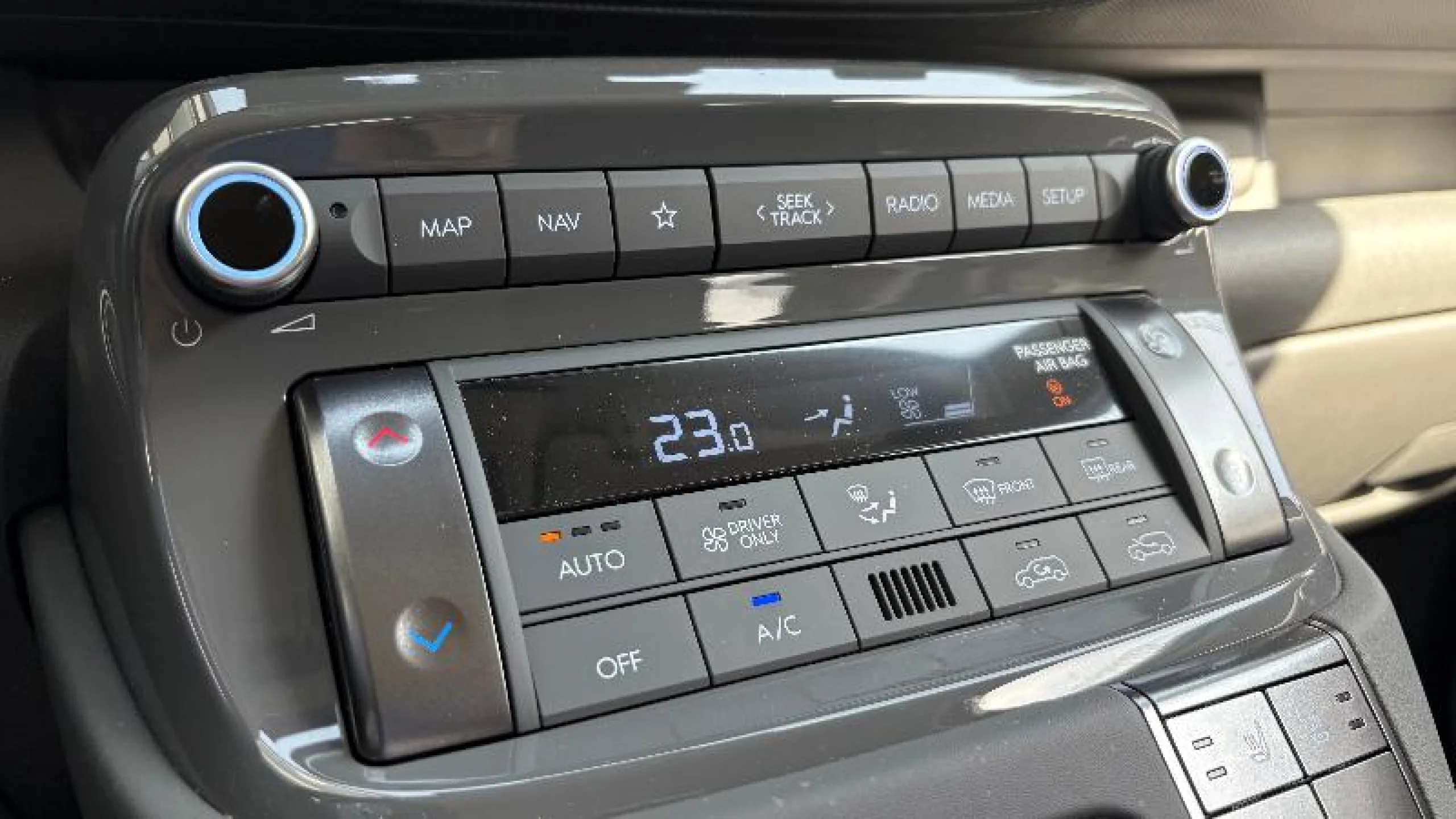 HYUNDAI INSTER 49KWH 85KW (115CV) MAXX CROSS - Foto 23