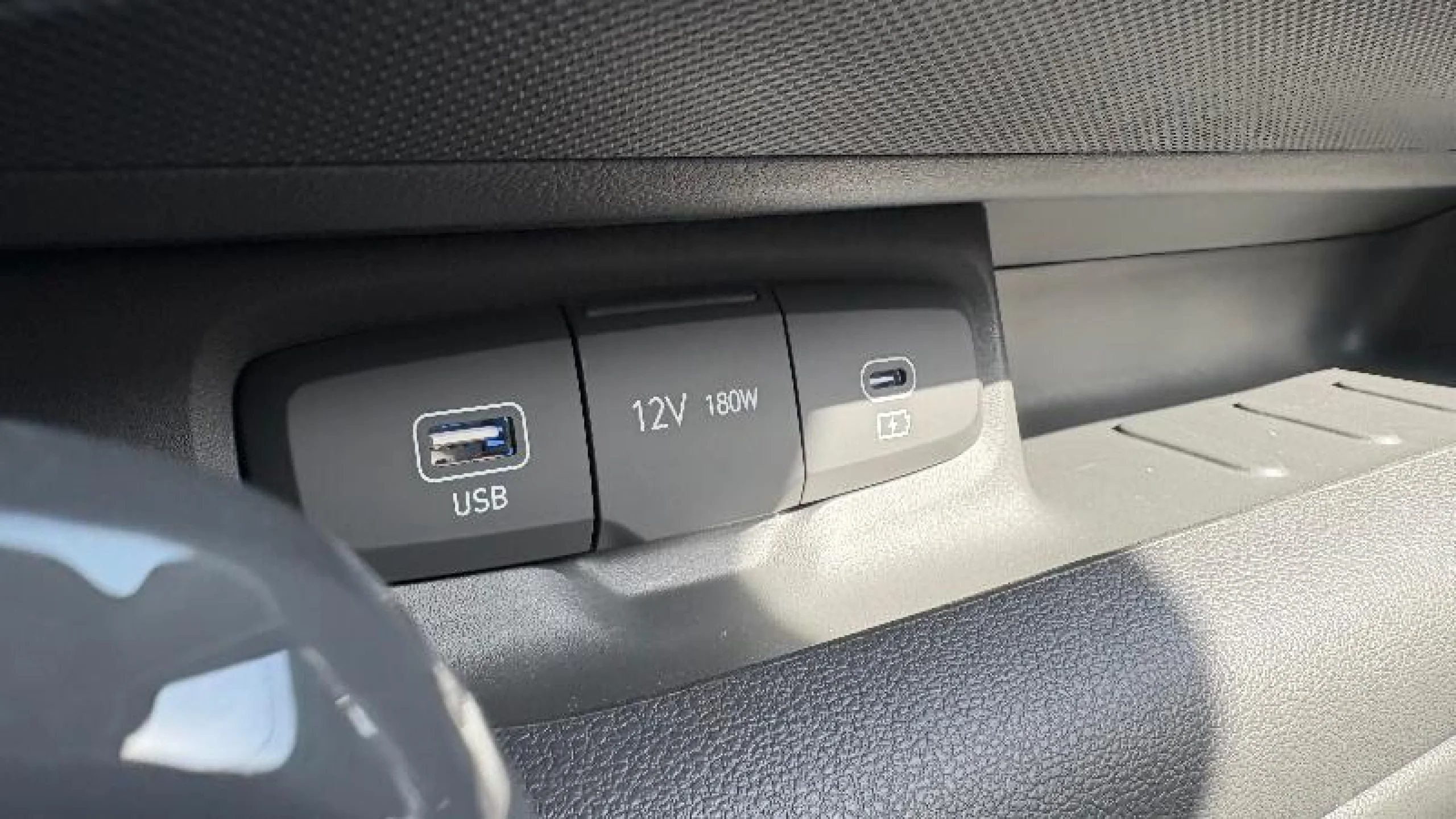 HYUNDAI INSTER 49KWH 85KW (115CV) MAXX CROSS - Foto 24