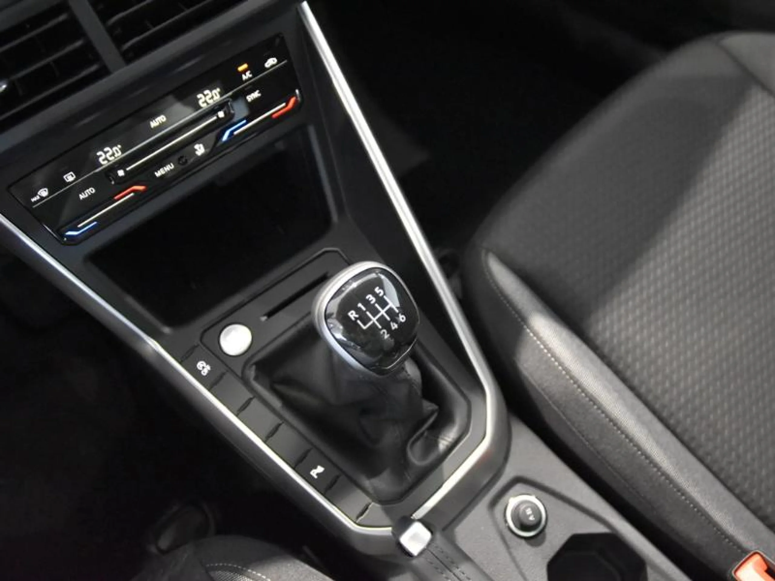 VOLKSWAGEN TAIGO ··MÁS·· 1.0 TSI 85KW (116CV) - Foto 11