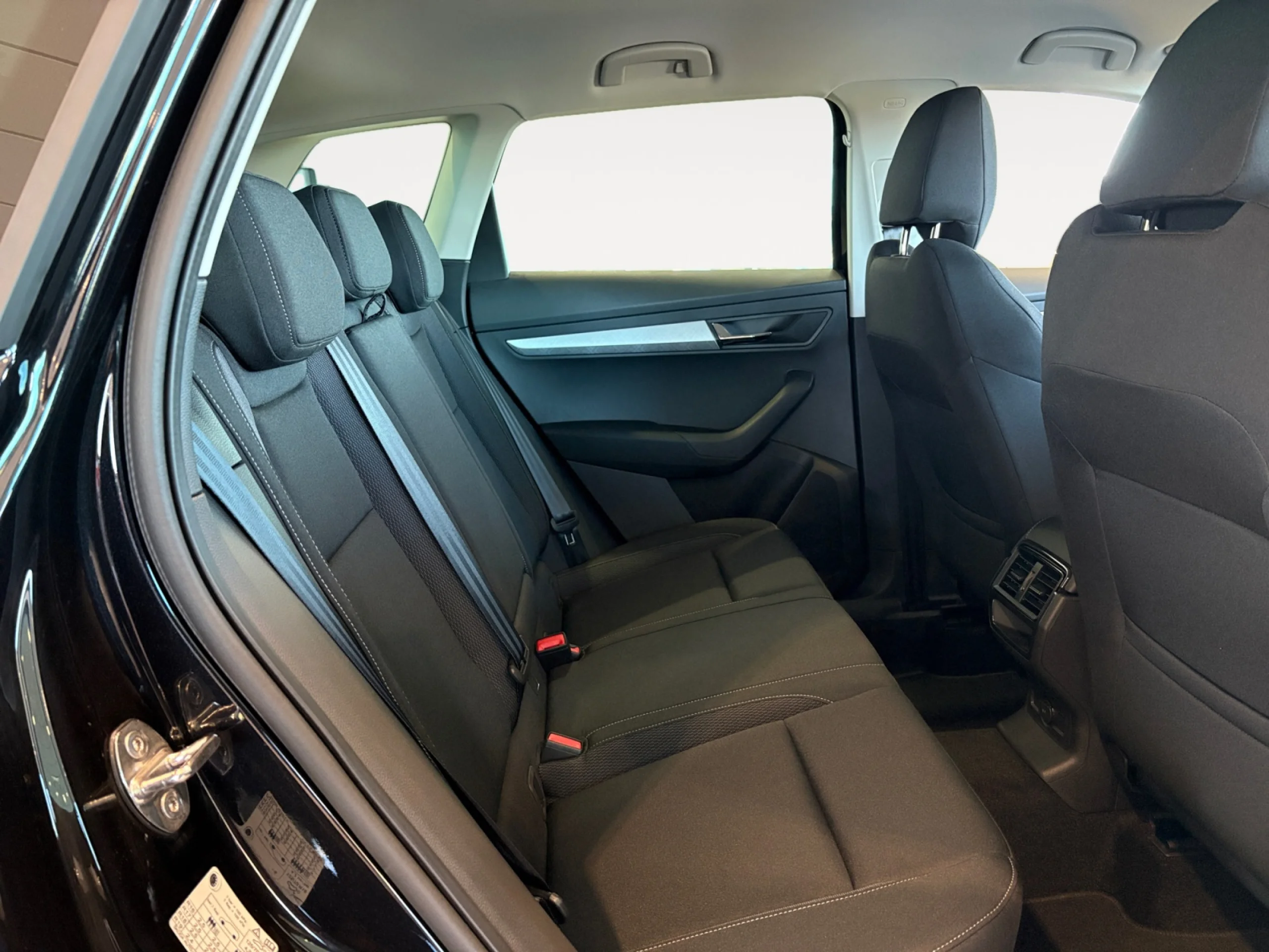 SKODA KAROQ 1.5 TSI 110KW (150CV) ACT SELECTION - Foto 6