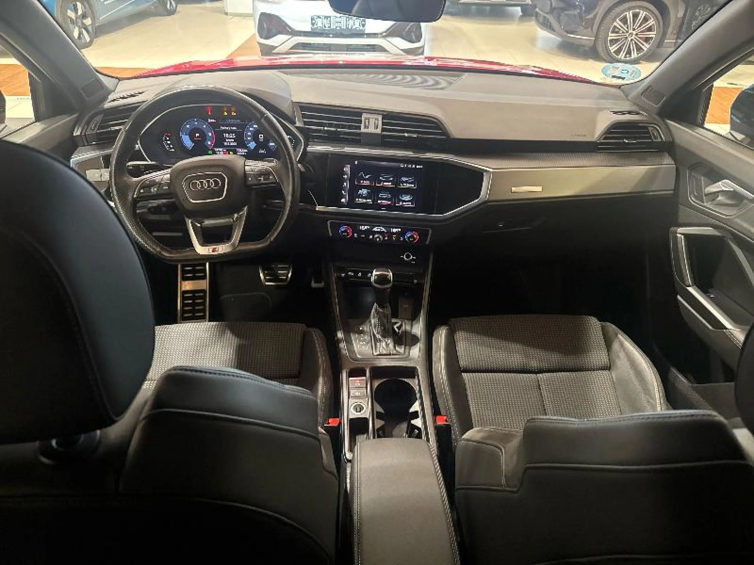 AUDI Q3 BLACK LINE 35 TDI 110KW (150CV) S TRONIC - Foto 8