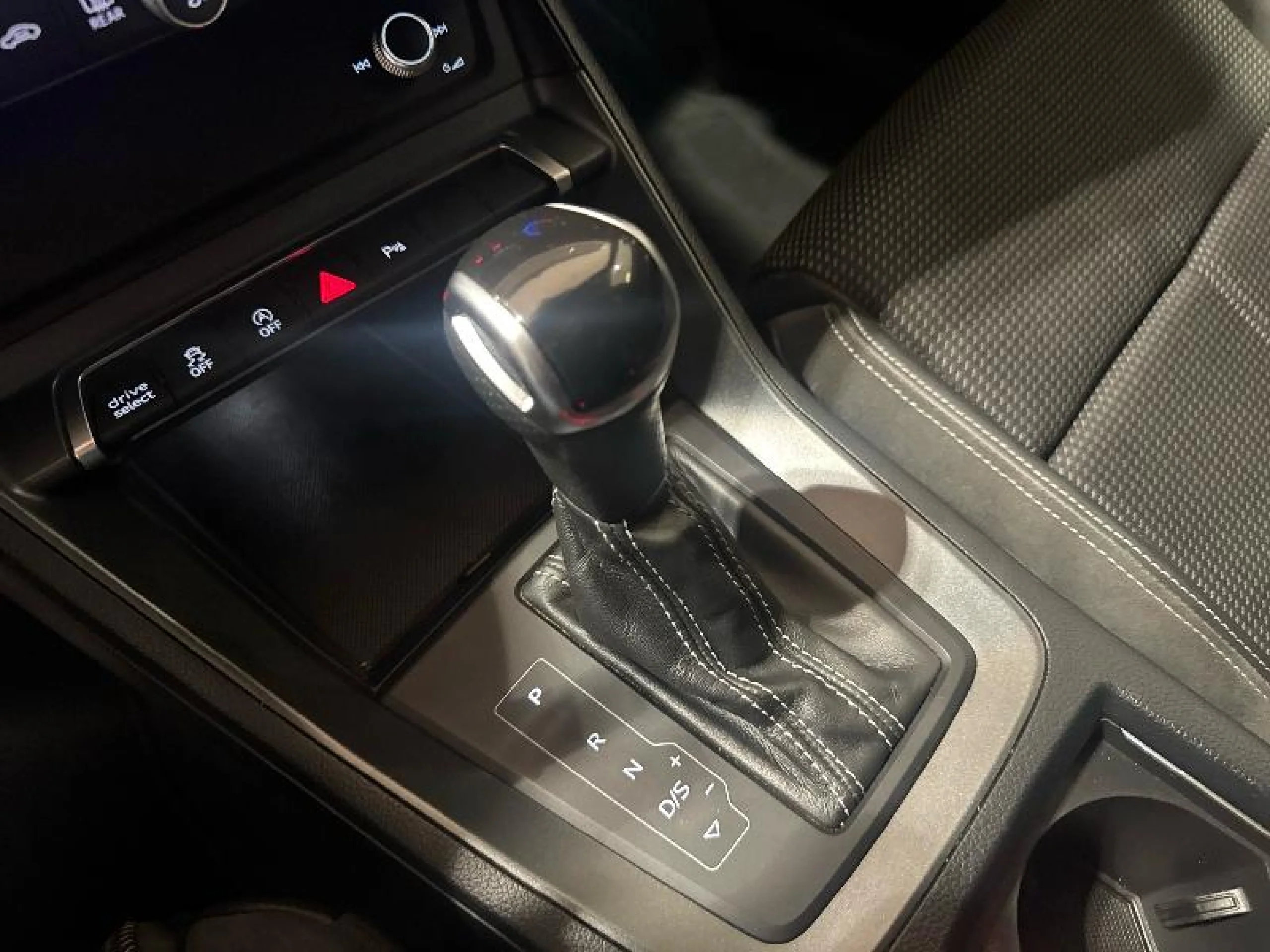 AUDI Q3 BLACK LINE 35 TDI 110KW (150CV) S TRONIC - Foto 15