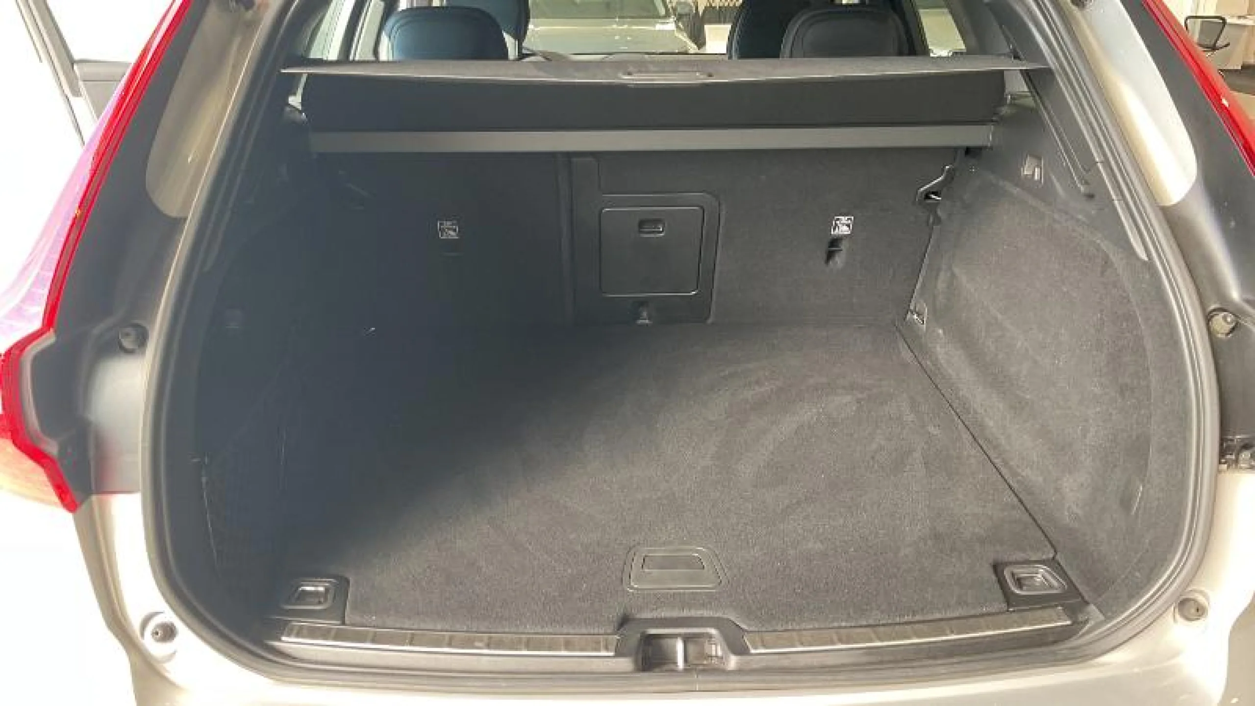 VOLVO XC60 2.0 B4 D R DESIGN AUTO - Foto 11