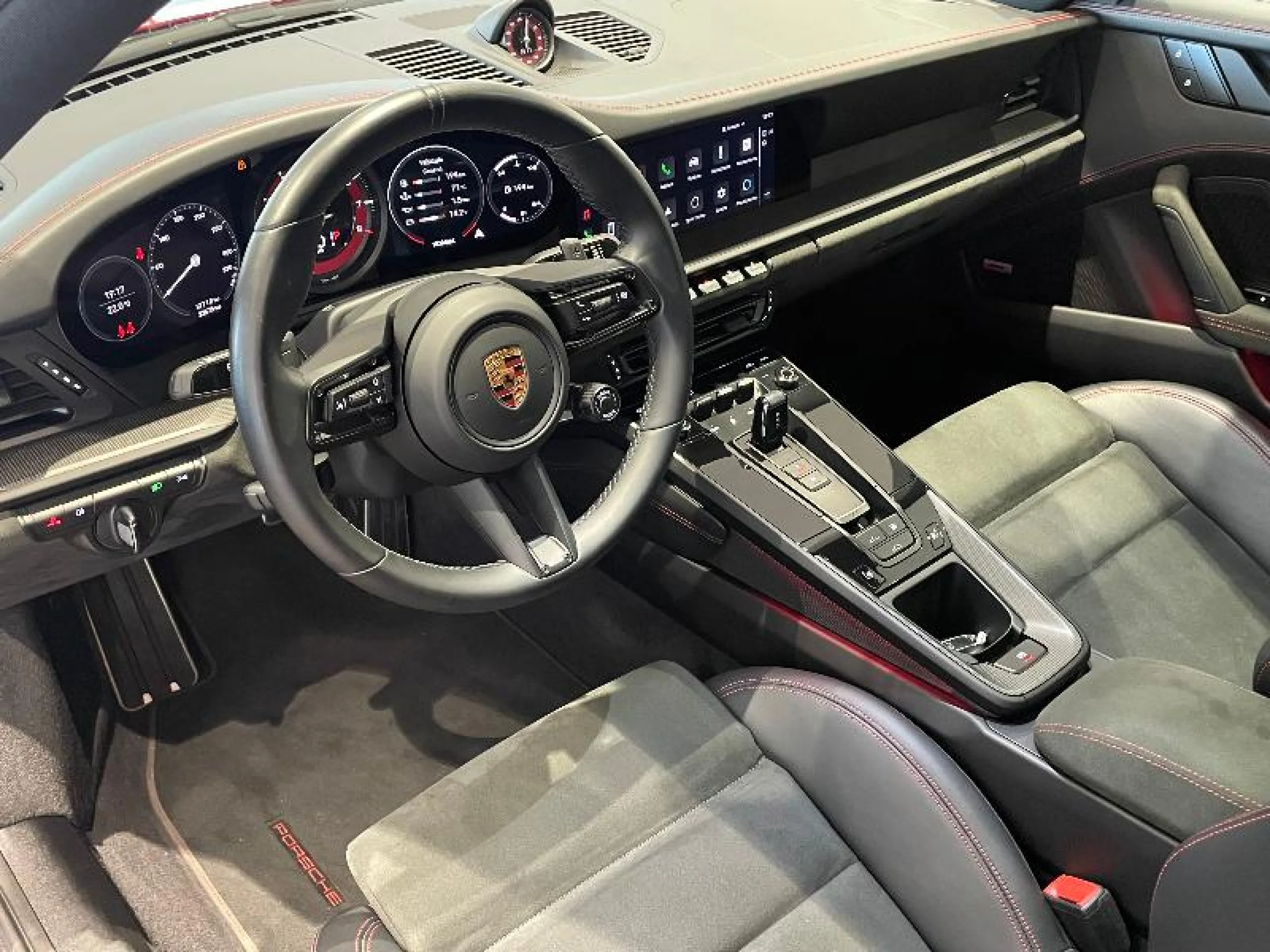 PORSCHE 911 CARRERA 4 GTS COUPÉ - Foto 17