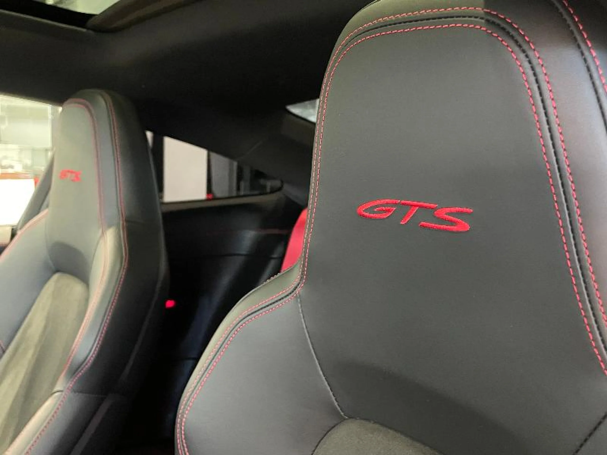 PORSCHE 911 CARRERA 4 GTS COUPÉ - Foto 25