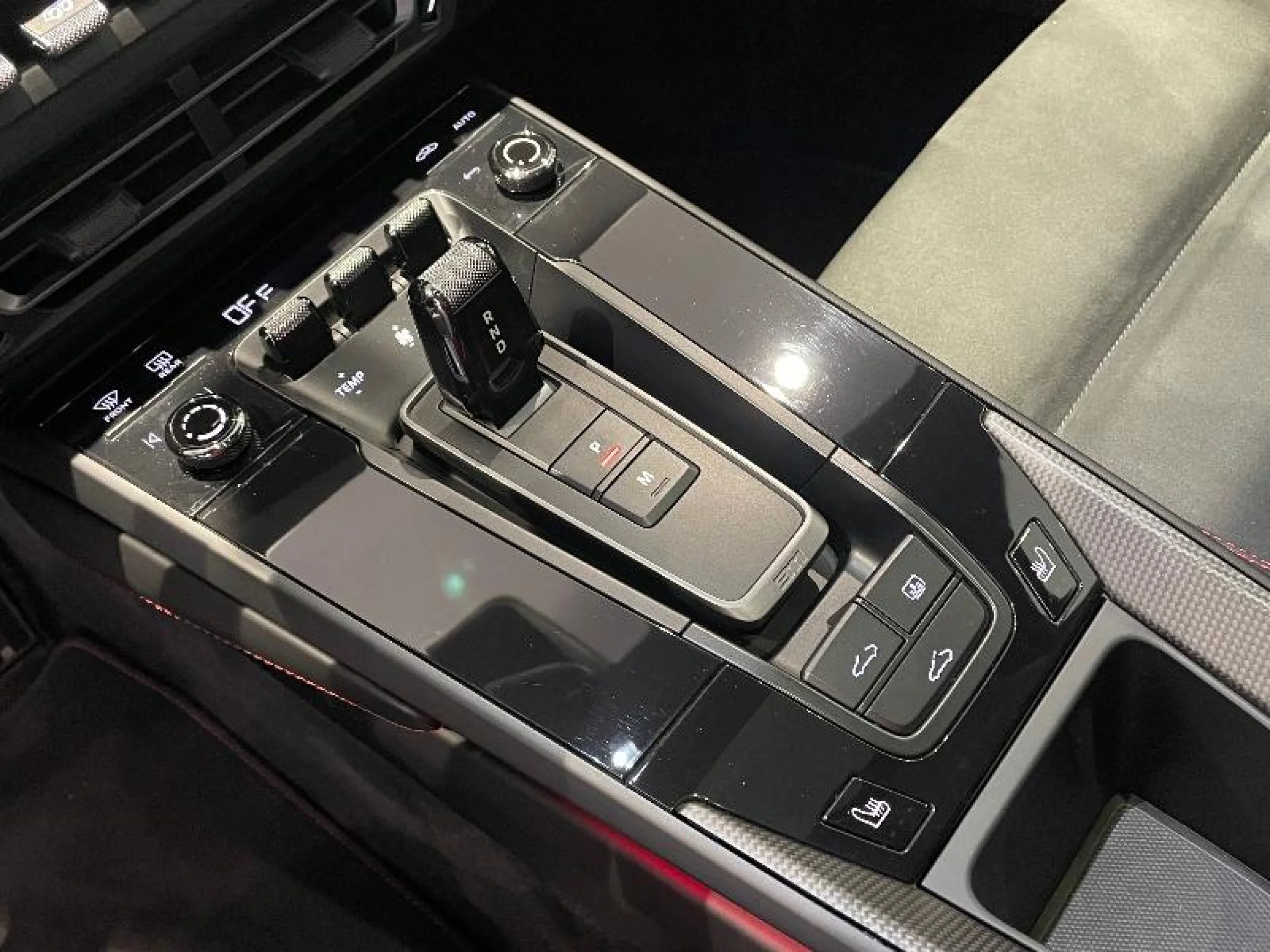 PORSCHE 911 CARRERA 4 GTS COUPÉ - Foto 36