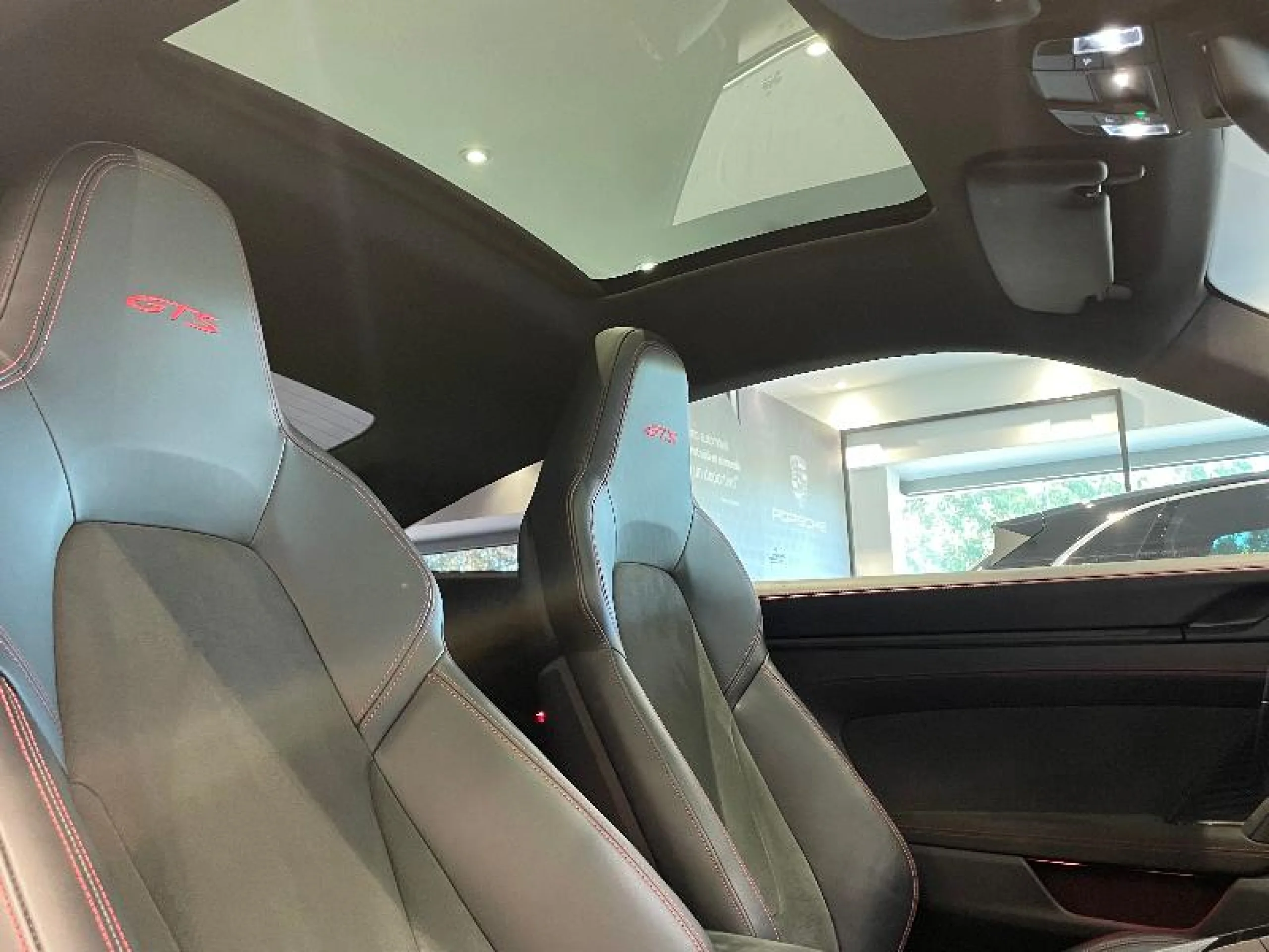 PORSCHE 911 CARRERA 4 GTS COUPÉ - Foto 39