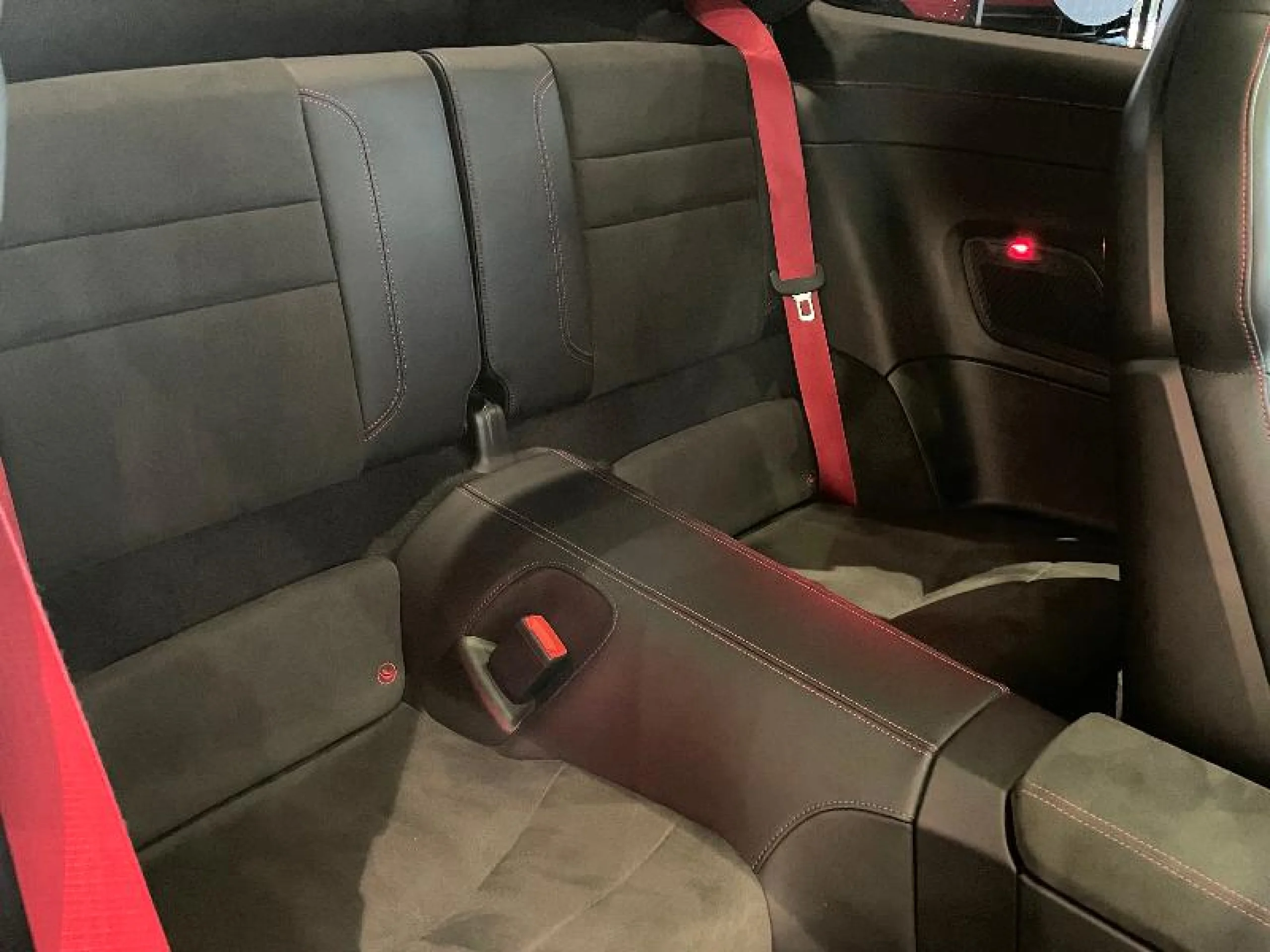 PORSCHE 911 CARRERA 4 GTS COUPÉ - Foto 41