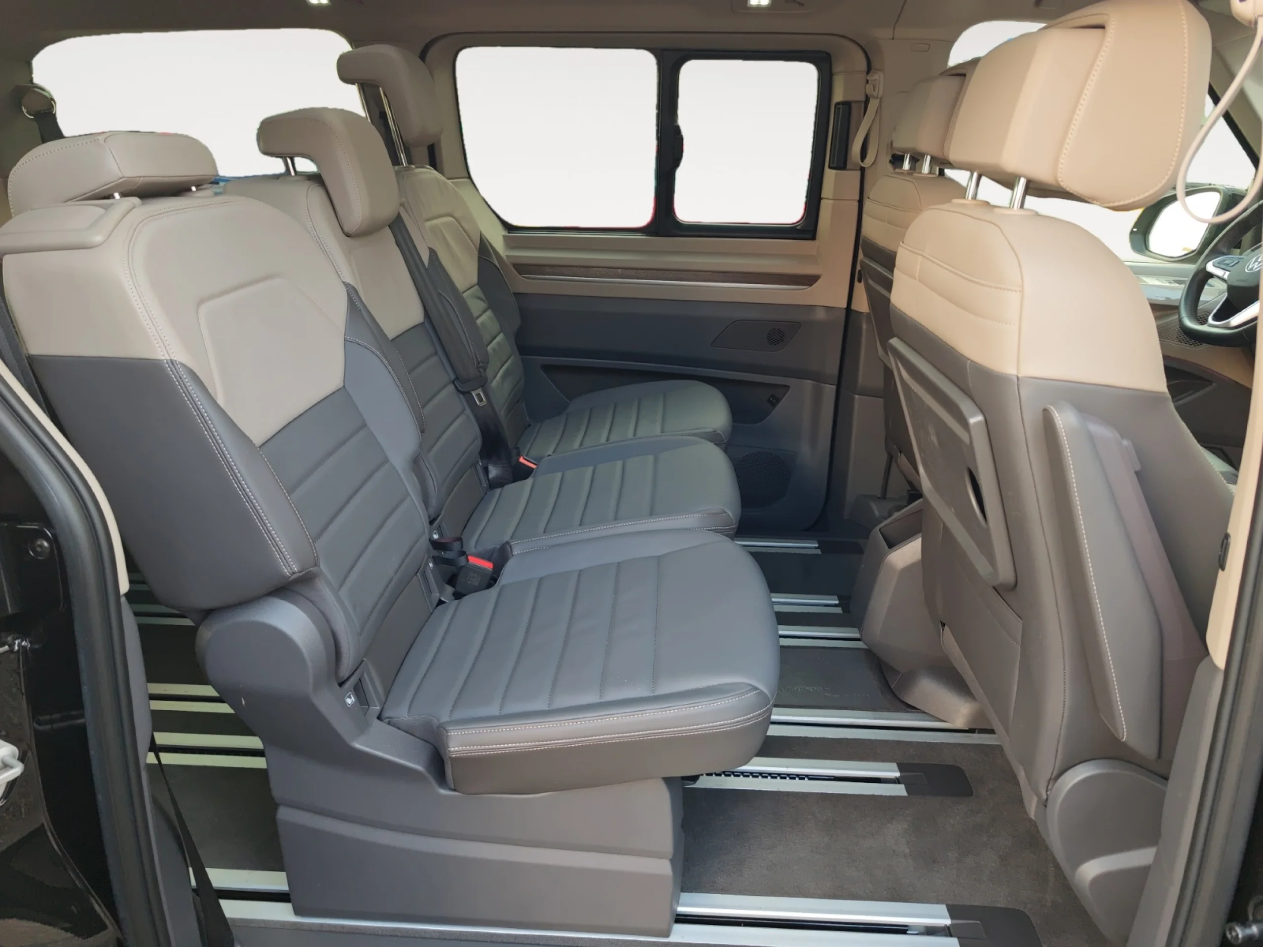 VW COMERCIALES Multivan MULTIVAN   STYLE    1.5 EHYBRID 130 KW (177 CV) / 85 KW (115CV) DSG 6 VEL. 4MOTION   CON VOLADIZO 19,7 KWH - Foto 6