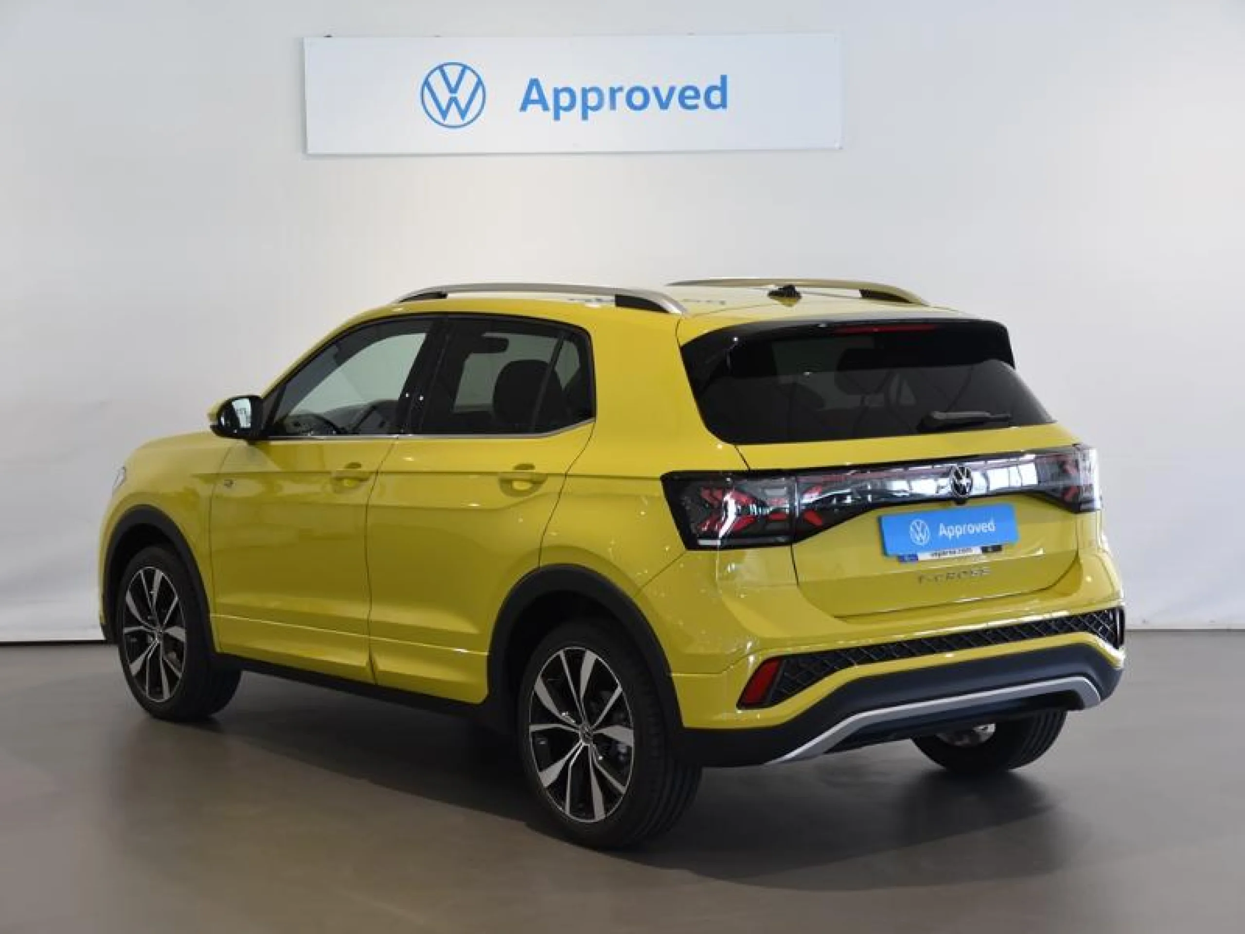VOLKSWAGEN T CROSS T CROSS R LINE 1.5 TSI 110 KW (150 CV)  AUTOM TICO DSG 7 VEL. - Foto 2