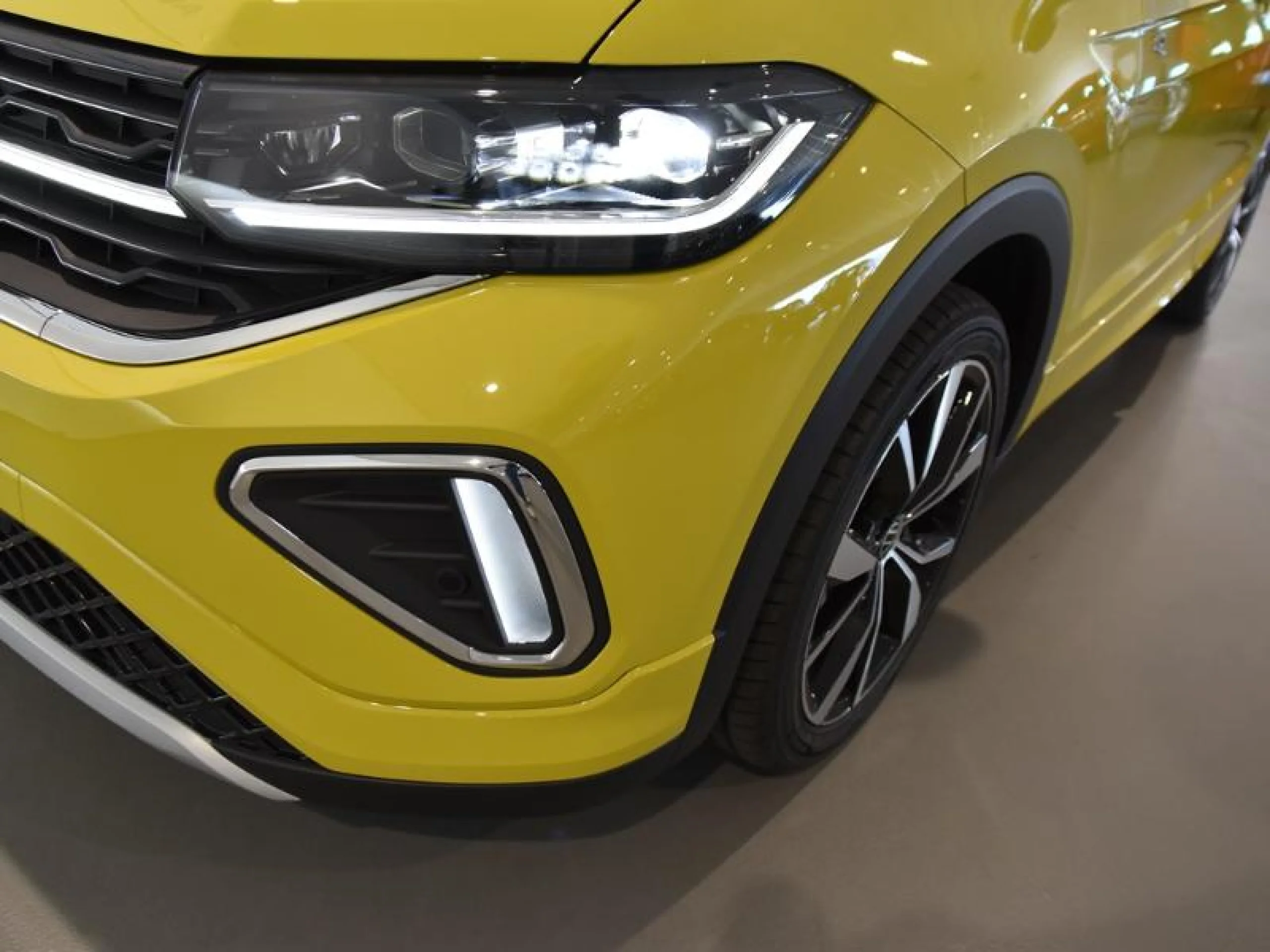 VOLKSWAGEN T CROSS T CROSS R LINE 1.5 TSI 110 KW (150 CV)  AUTOM TICO DSG 7 VEL. - Foto 17