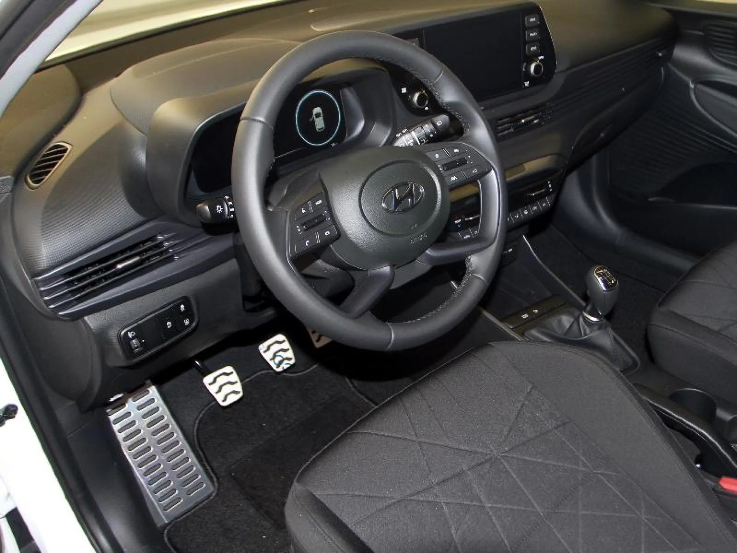 HYUNDAI BAYON 1.0 TGDI 74KW (100CV) 48V MAXX - Foto 4