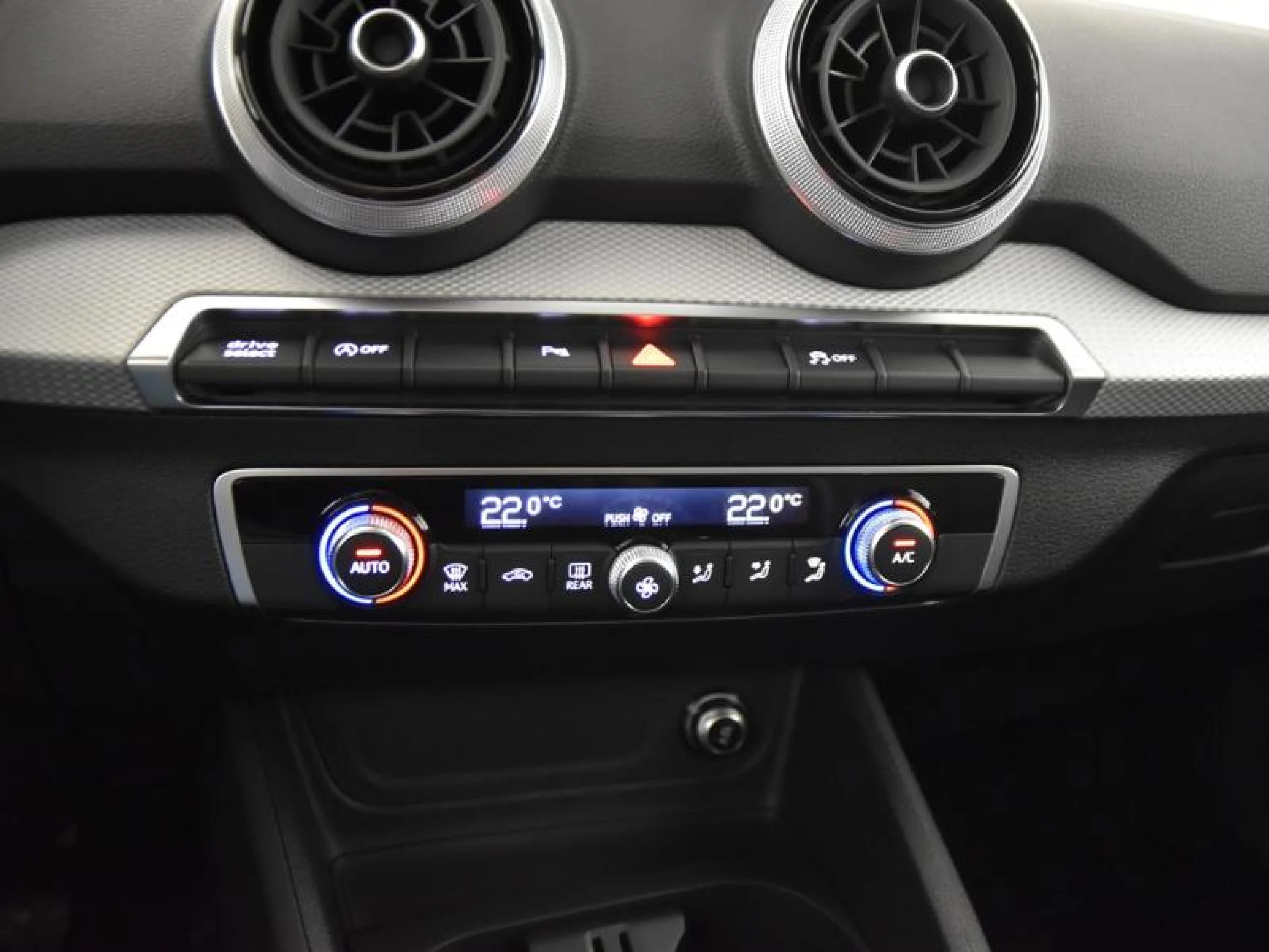 AUDI Q2 BLACK LINE 30 TDI 85KW (116CV) - Foto 12