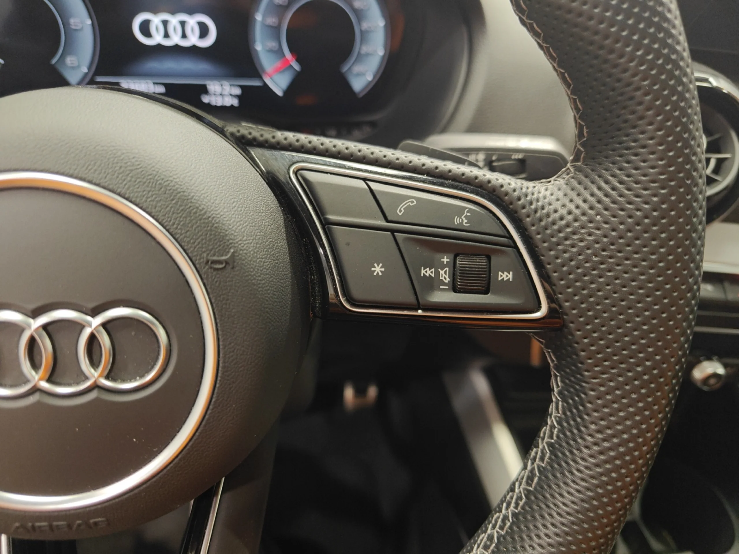 AUDI Q2 ADRENALIN BLACK ED 35 TDI 110KW S TRONIC - Foto 10