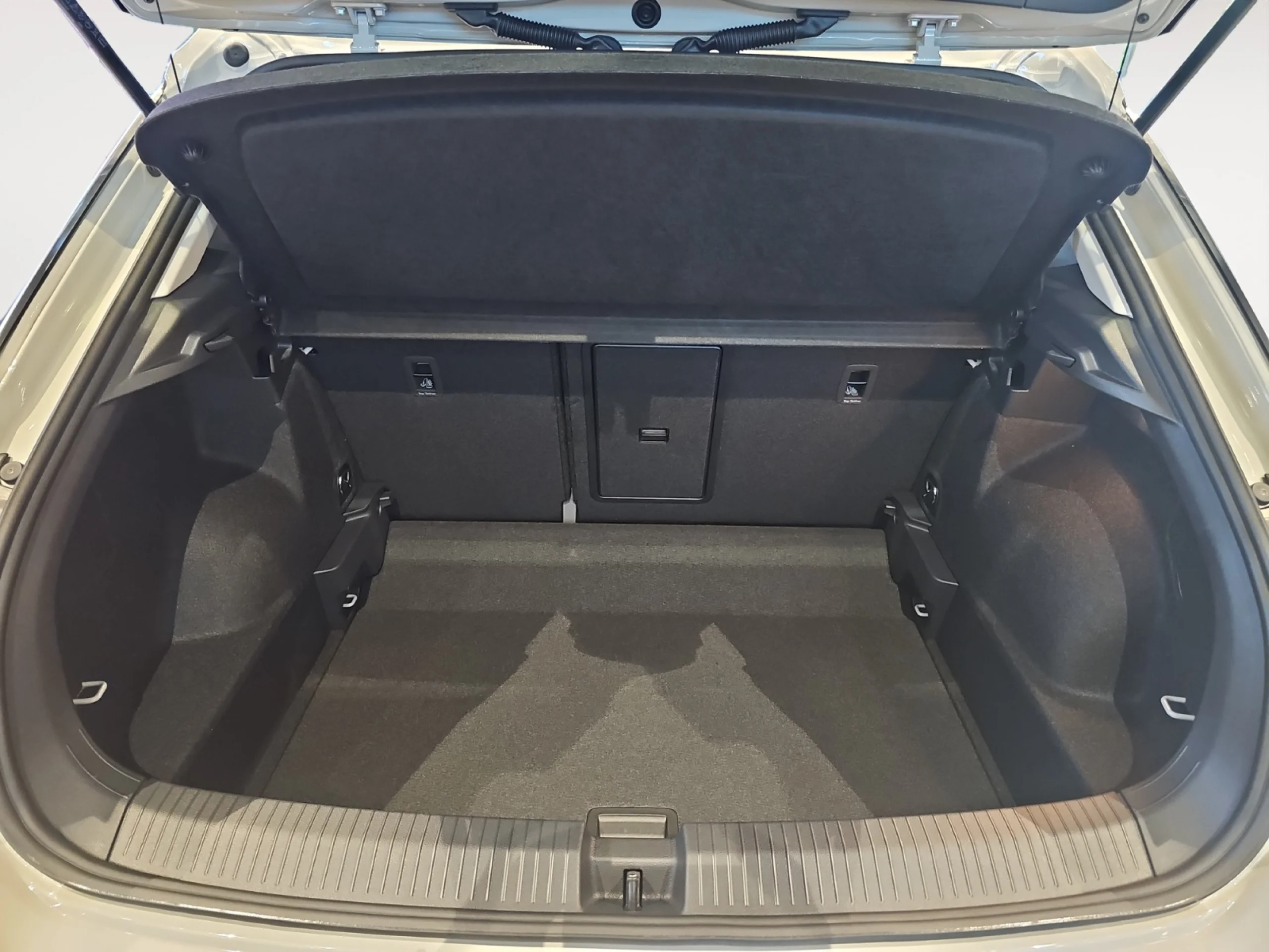 VOLKSWAGEN T ROC T ROC 2.0 TDI 85KW (115CV) - Foto 7