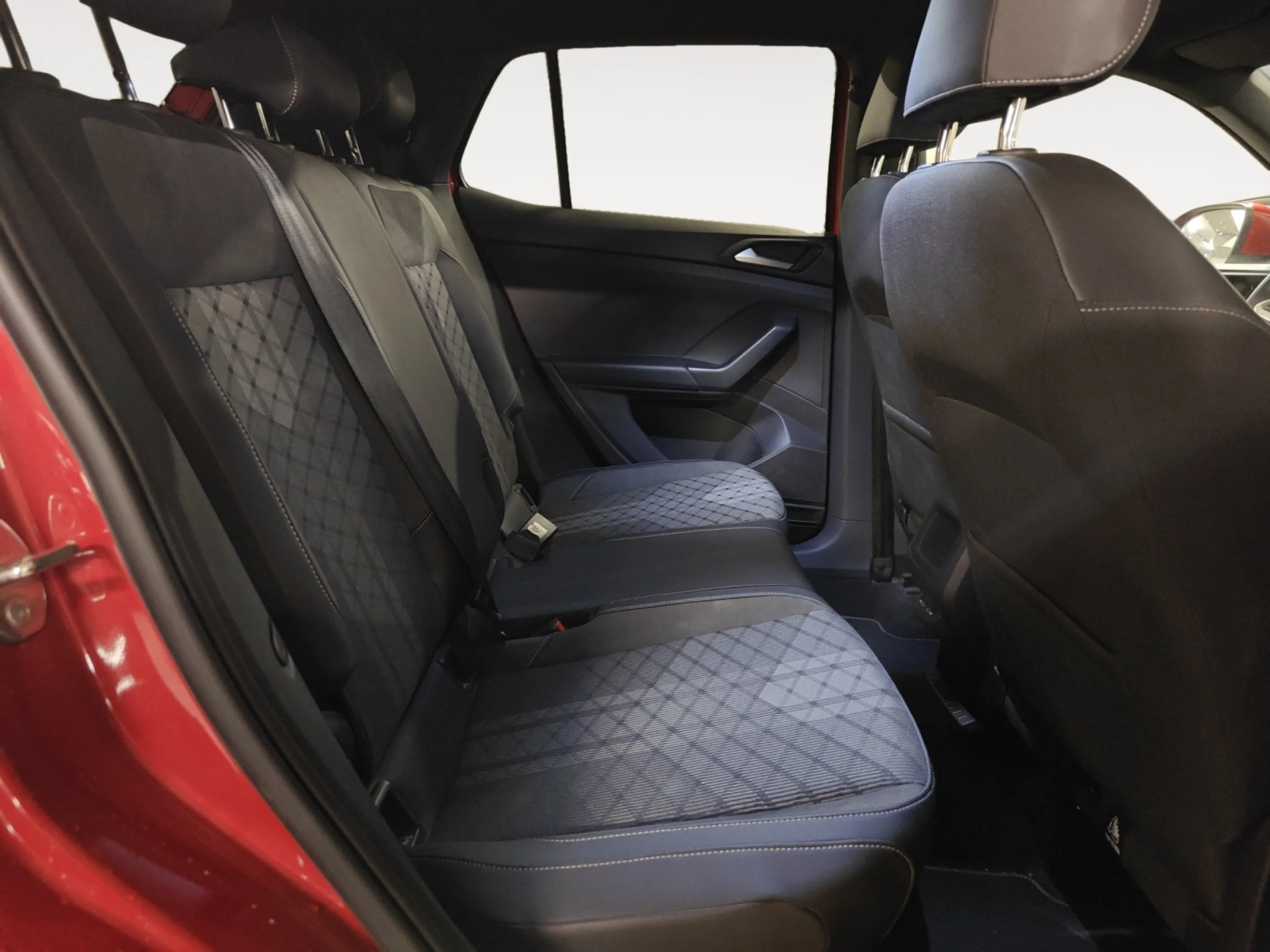 VOLKSWAGEN T CROSS R LINE 1.0 TSI 85KW (115CV) DSG - Foto 6
