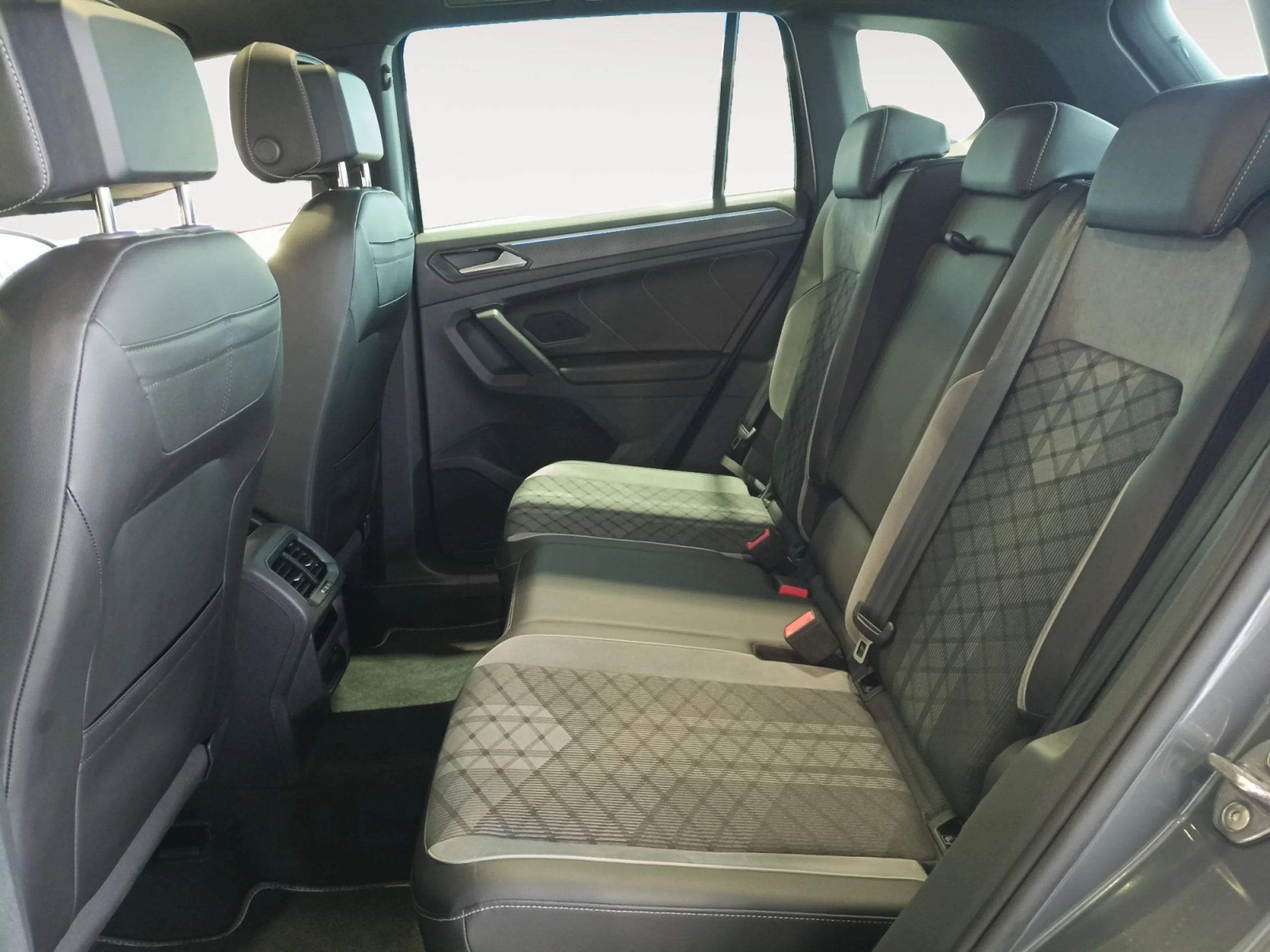 VOLKSWAGEN TIGUAN R LINE 2.0 TDI 110KW (150CV) DSG - Foto 6