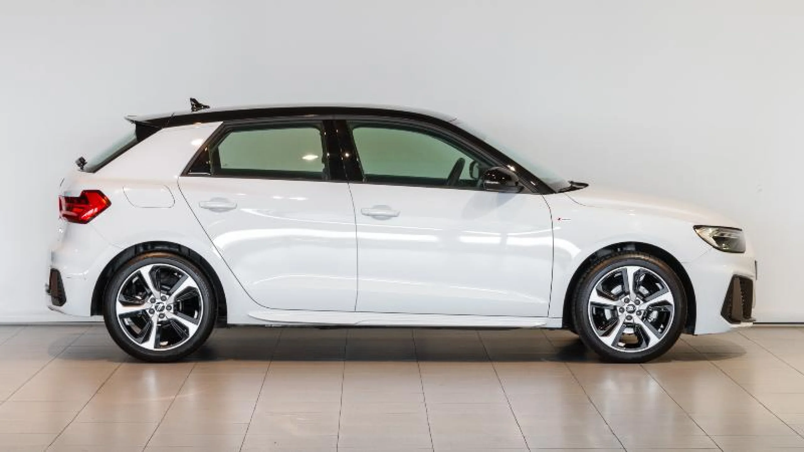 AUDI A1 SPORTBACK ADRENALIN 30 TFSI 81KW (110CV) - Foto 3