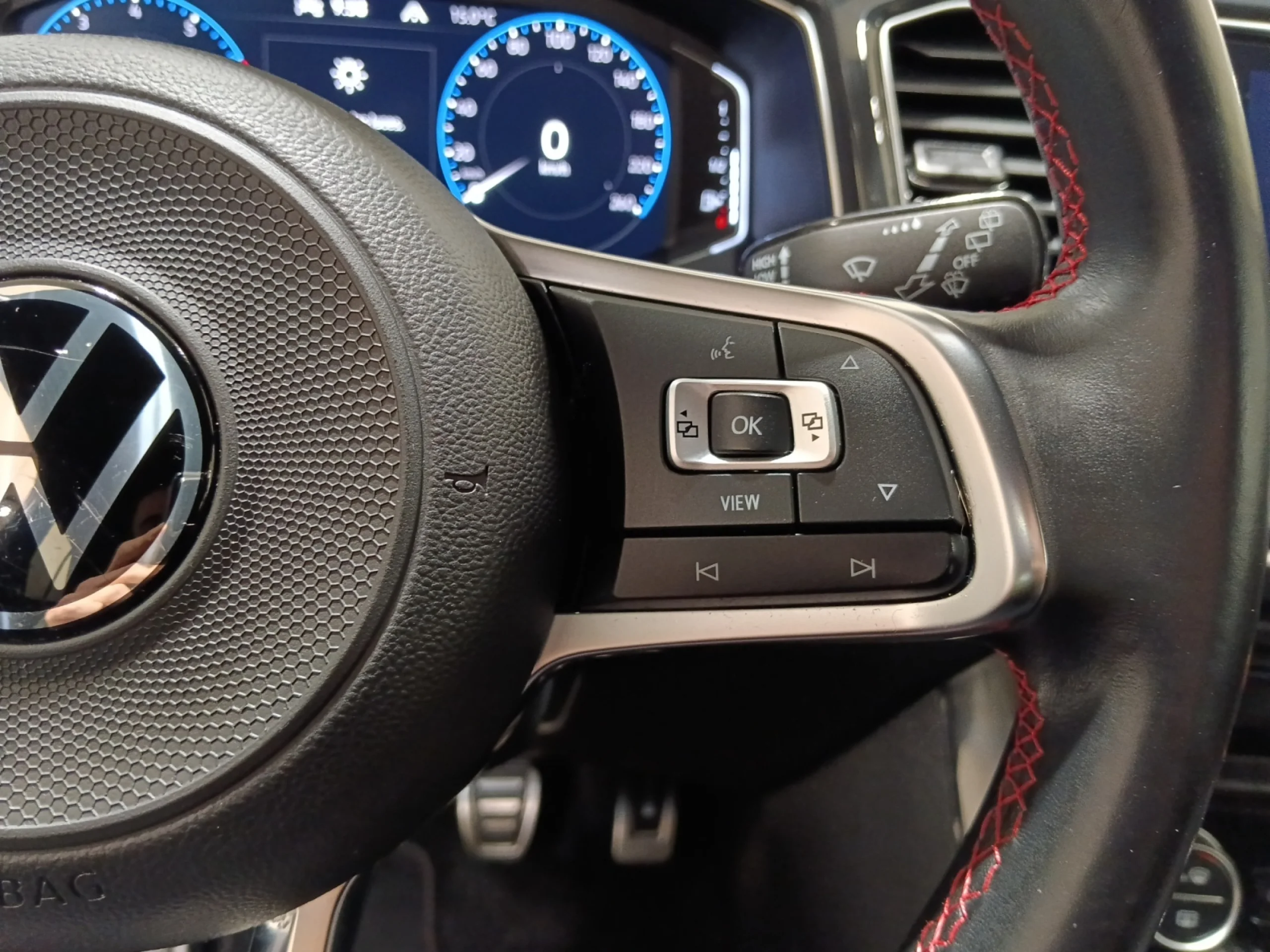 VOLKSWAGEN T ROC 1.5 TSI SPORT - Foto 12