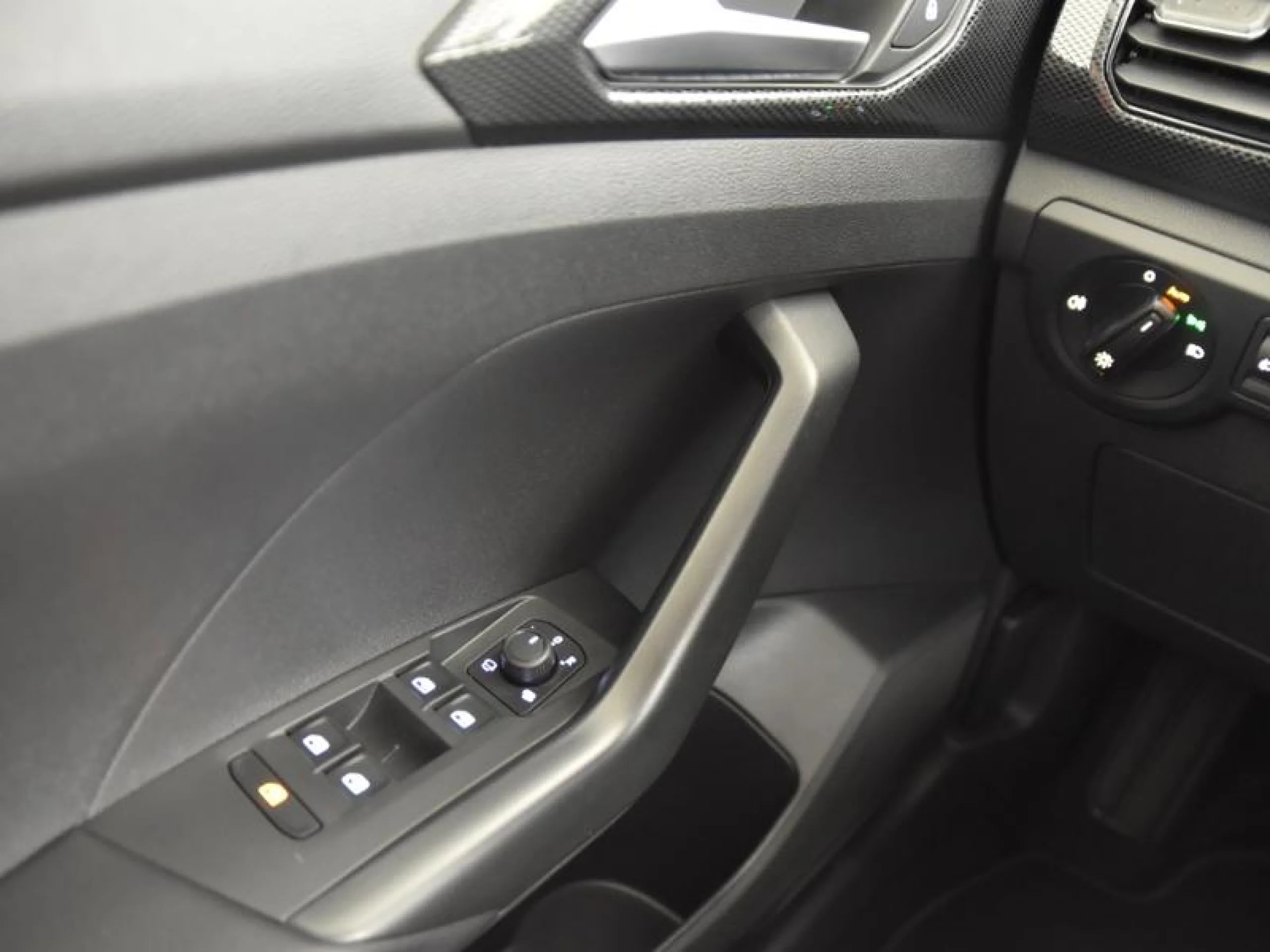 VOLKSWAGEN T CROSS ··MÁS·· 1.0 TSI 85KW (115CV) - Foto 15