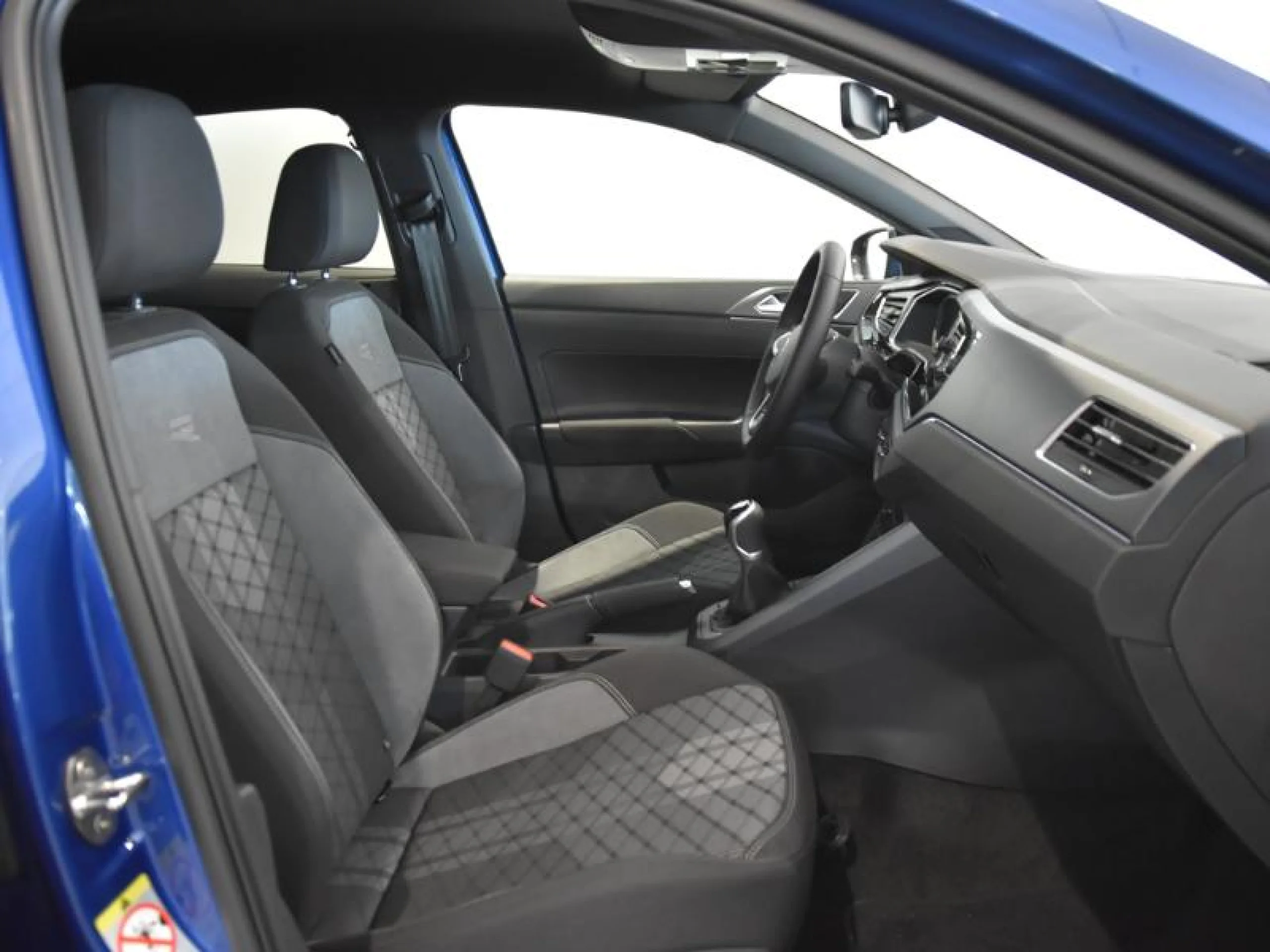 VOLKSWAGEN POLO POLO R LINE 1.0 TSI 70 KW (95 CV)  5 VEL. - Foto 5