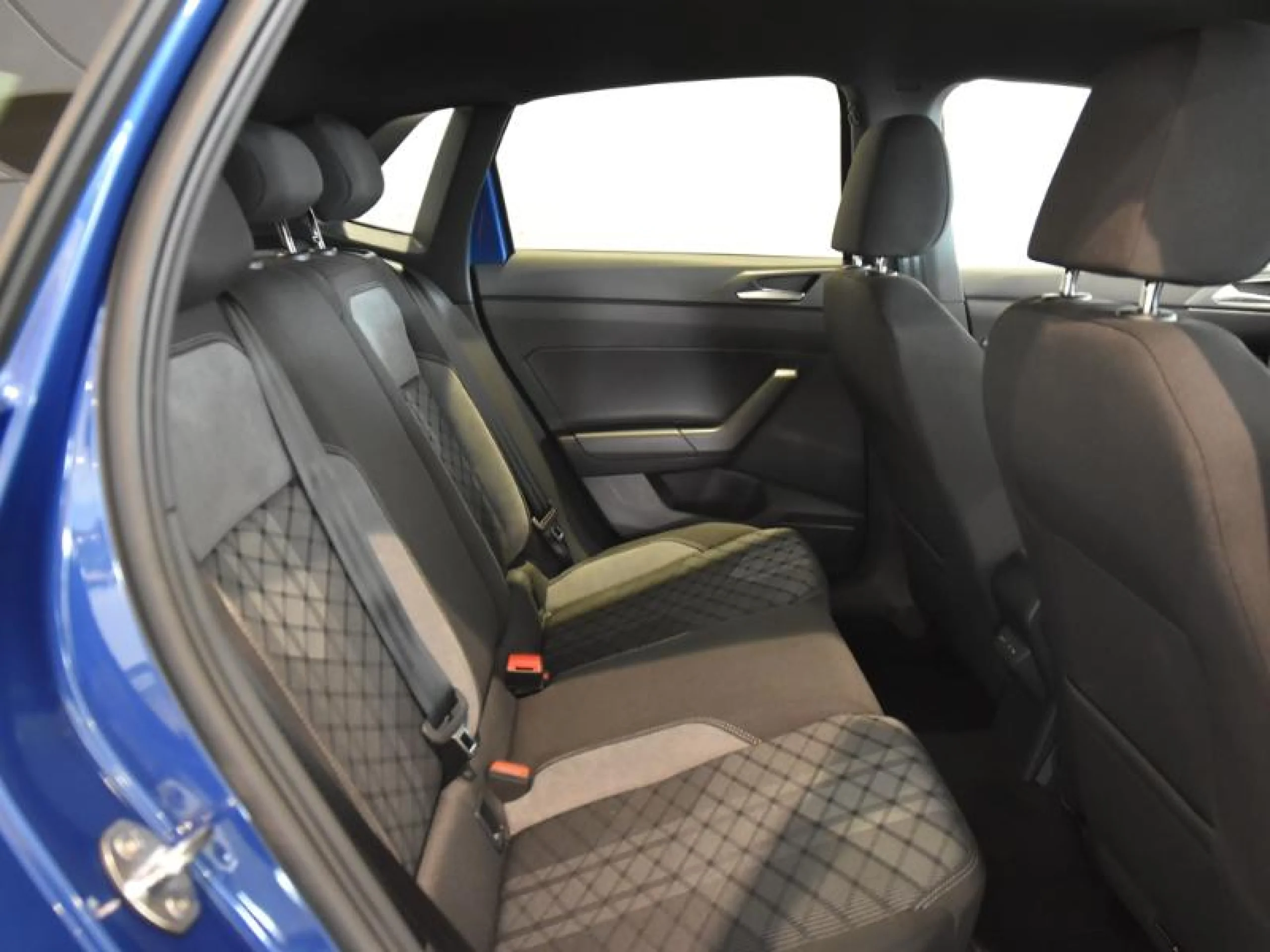 VOLKSWAGEN POLO POLO R LINE 1.0 TSI 70 KW (95 CV)  5 VEL. - Foto 6