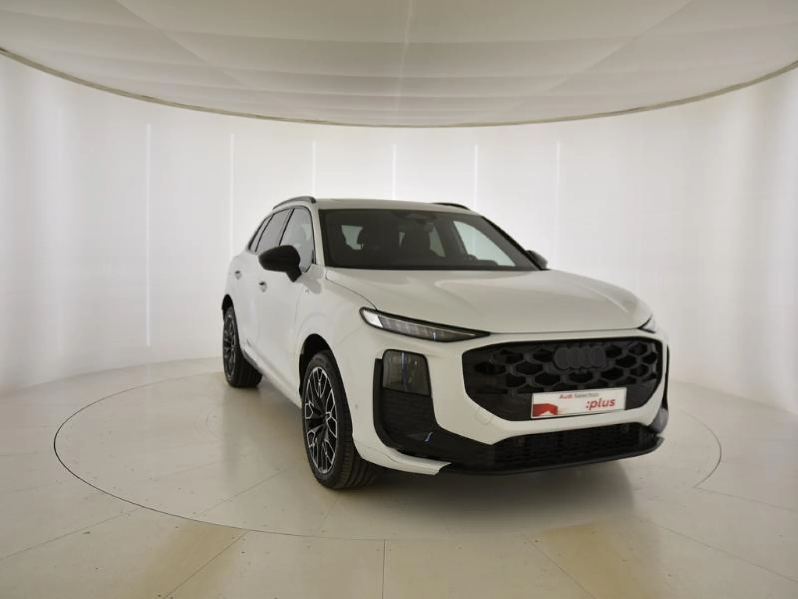 AUDI Q3 BLACK LINE TDI 110 KW S TRONIC - Foto 1