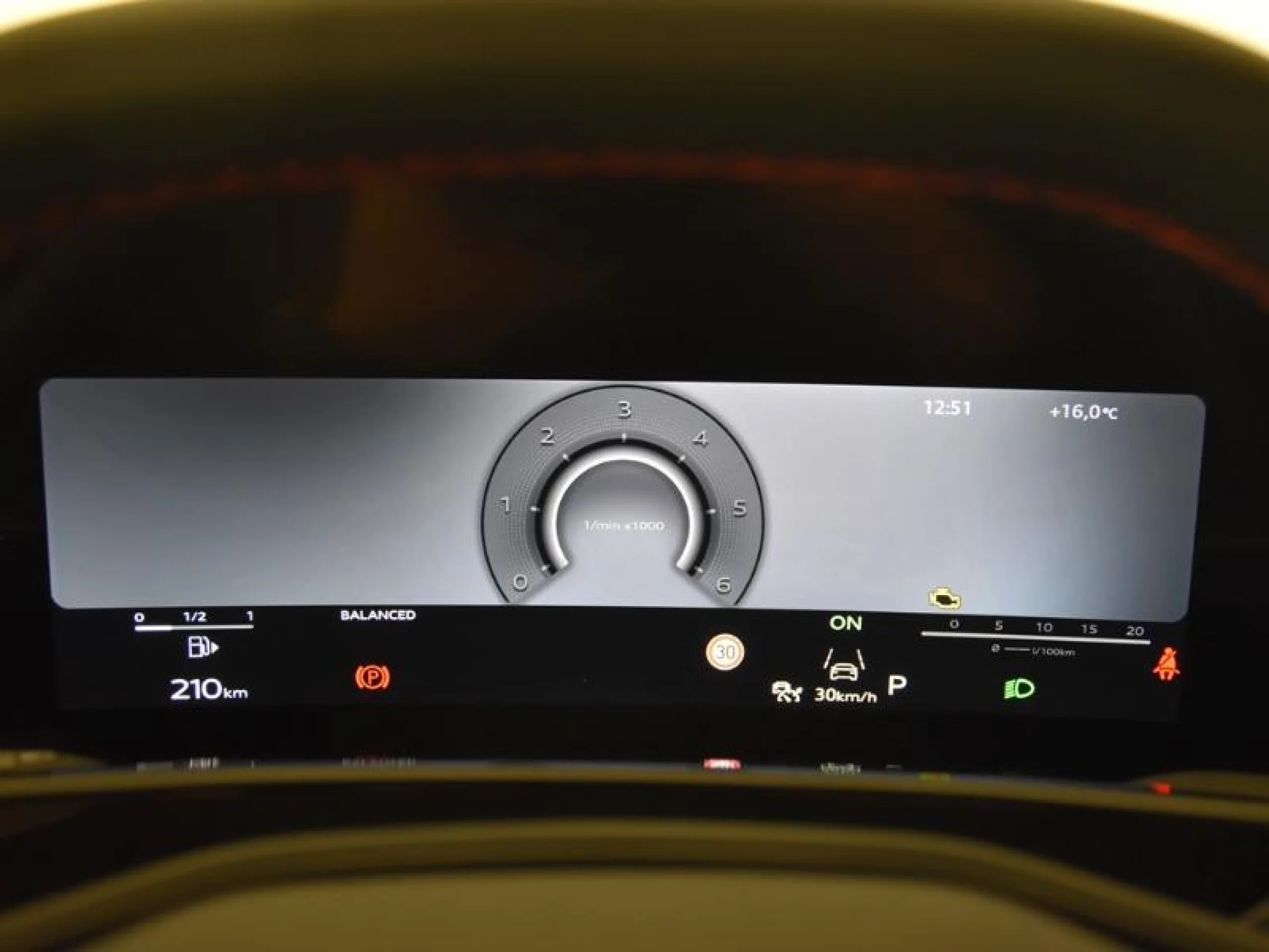 AUDI Q3 BLACK LINE TDI 110 KW S TRONIC - Foto 18