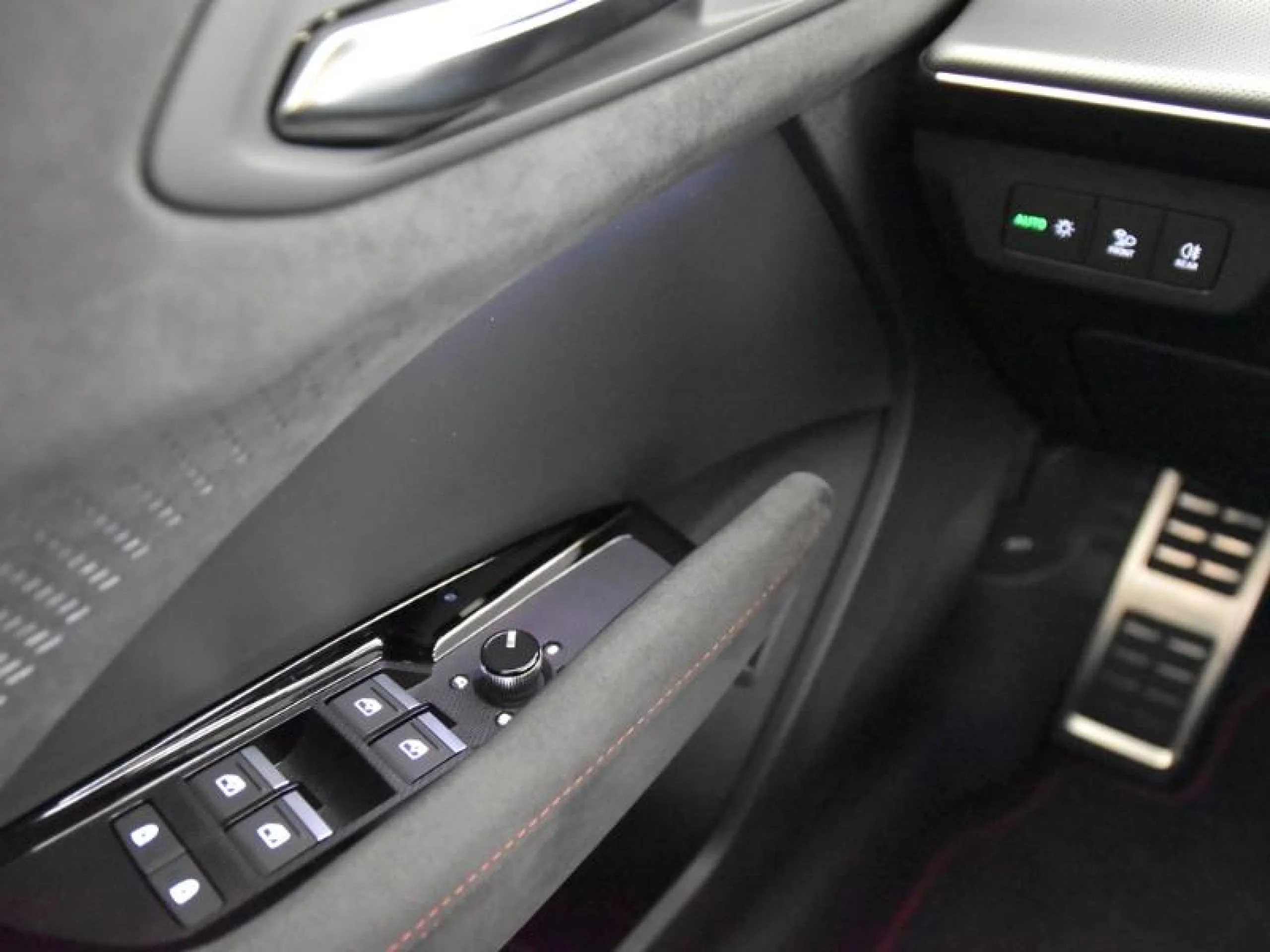 AUDI Q3 BLACK LINE TDI 110 KW S TRONIC - Foto 20