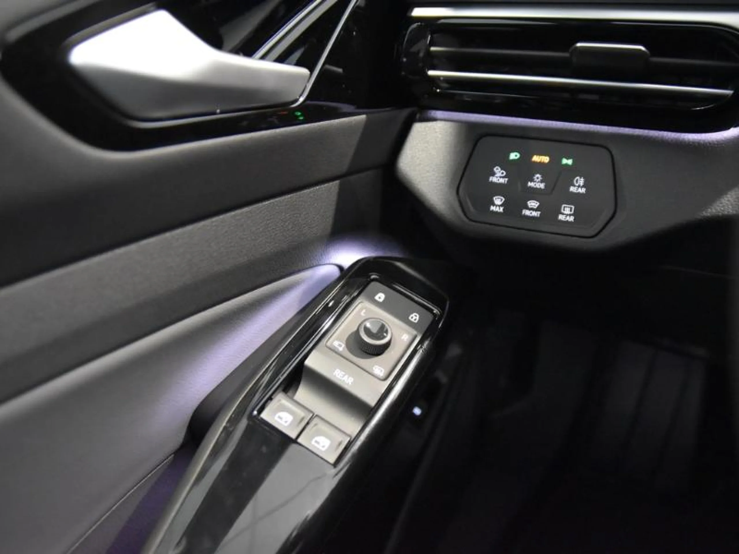 VOLKSWAGEN ID.4 ID.4 PRO BLACK PRO BLACK 210 KW (286 CV) 77 KWH AUTOMÁTICO 1 VEL. - Foto 20