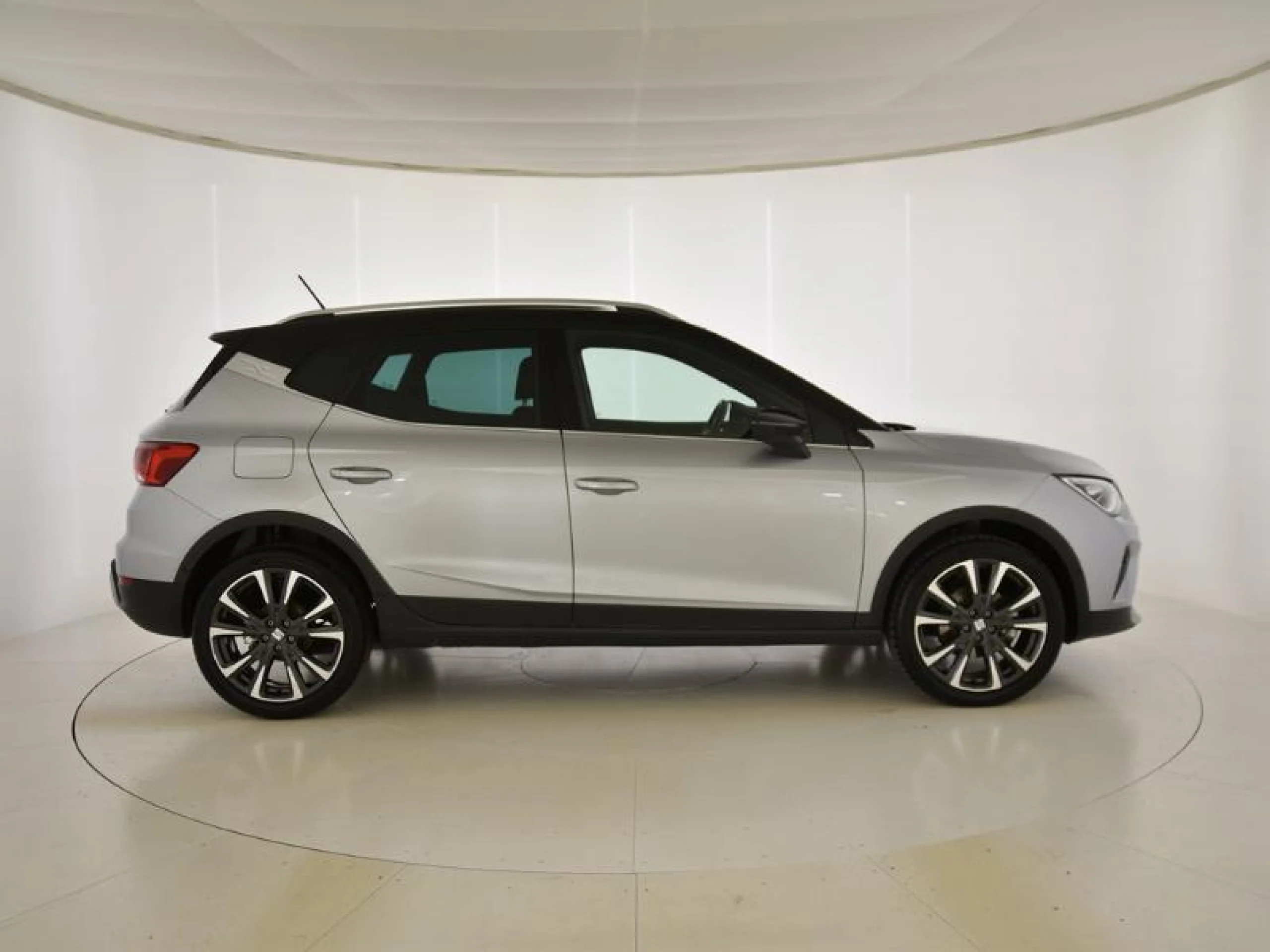 SEAT ARONA 1.5 TSI 110KW DSG SPECIAL EDITION - Foto 3
