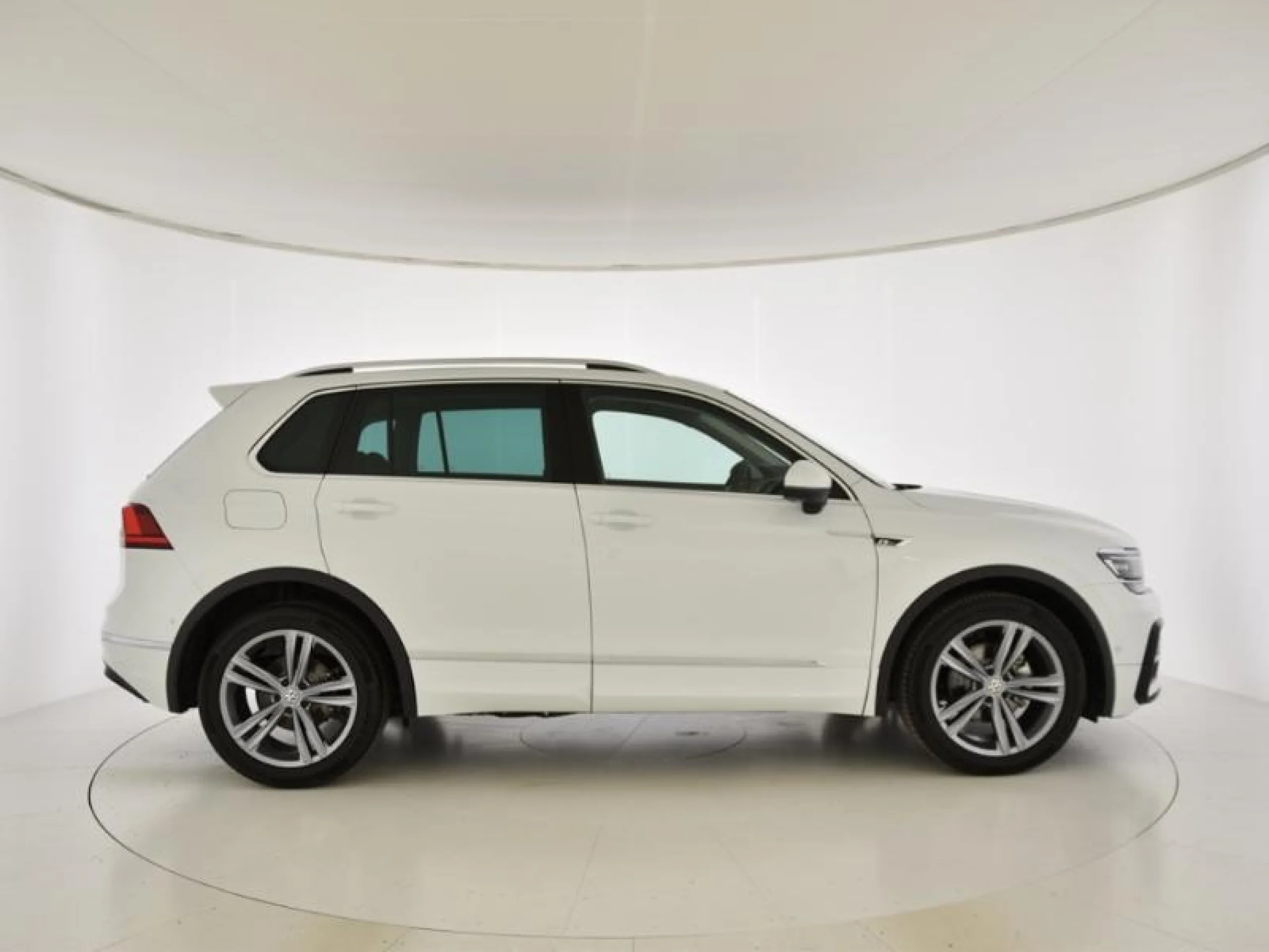 VOLKSWAGEN TIGUAN SPORT 2.0 TDI 110KW (150CV) - Foto 3