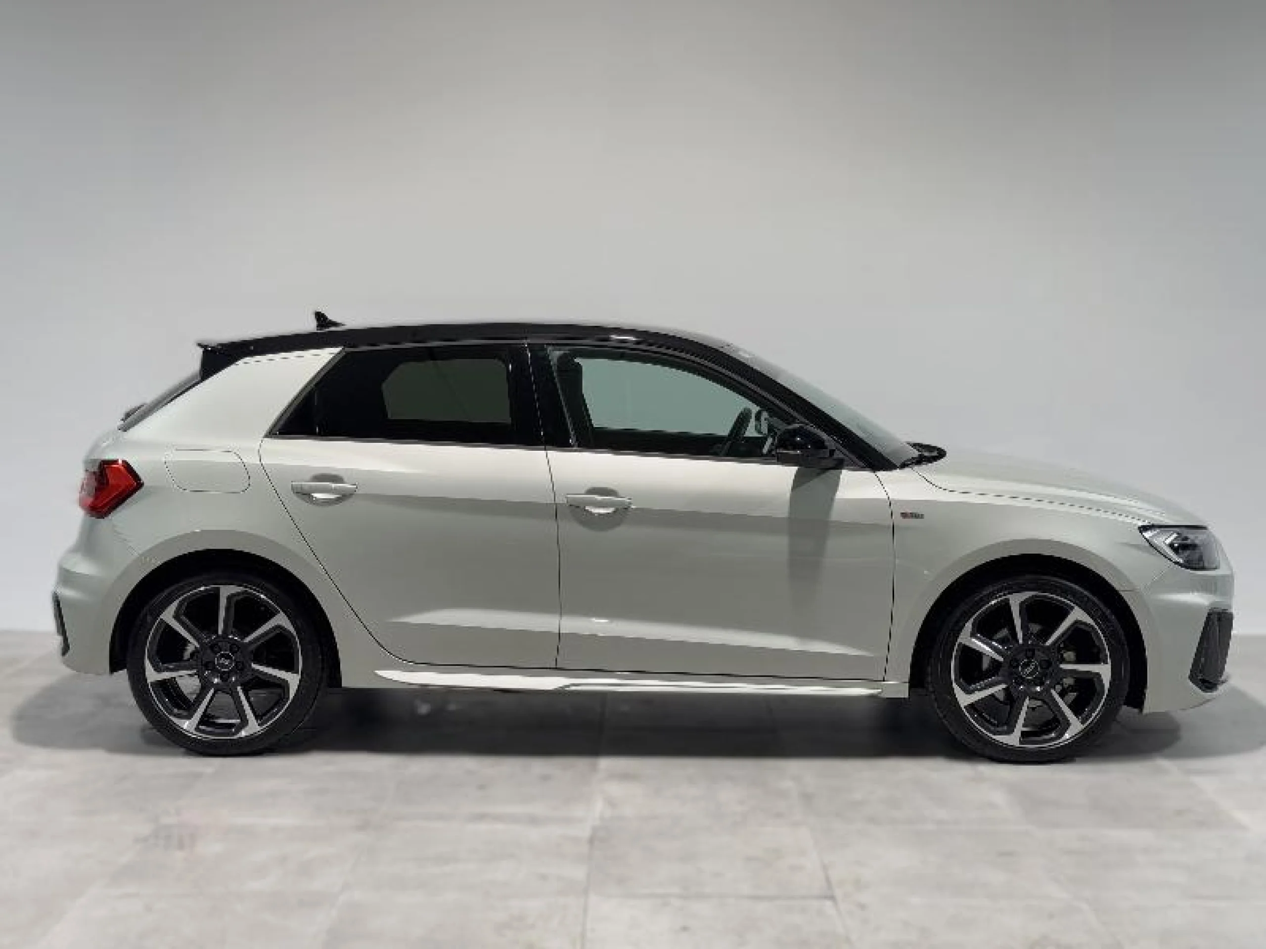 AUDI A1 SPORTBACK ADRENALIN 30 TFSI 81KW S TRON - Foto 3