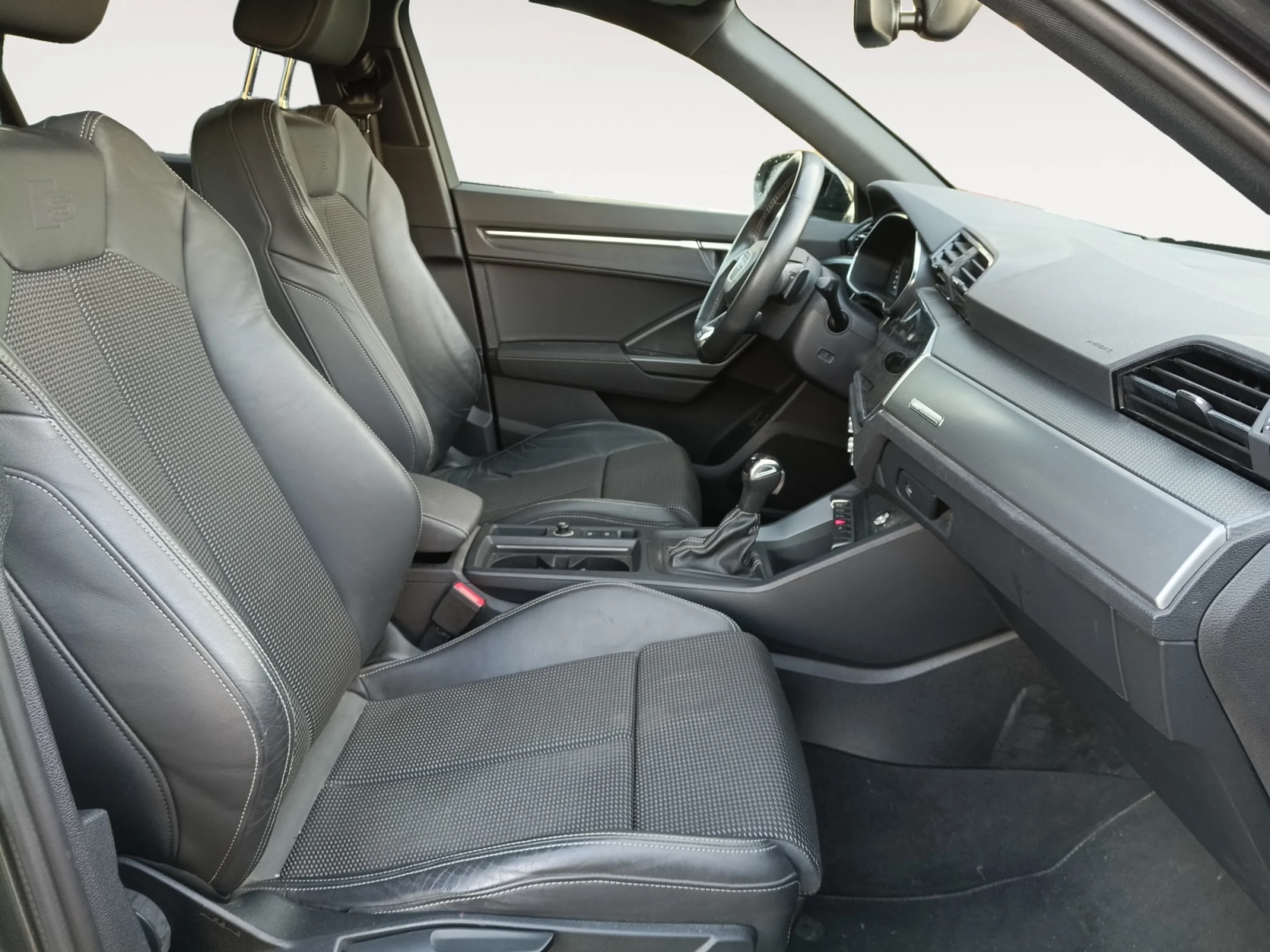 AUDI Q3 BLACK LINE 35 TDI 110KW (150CV) S TRONIC - Foto 5